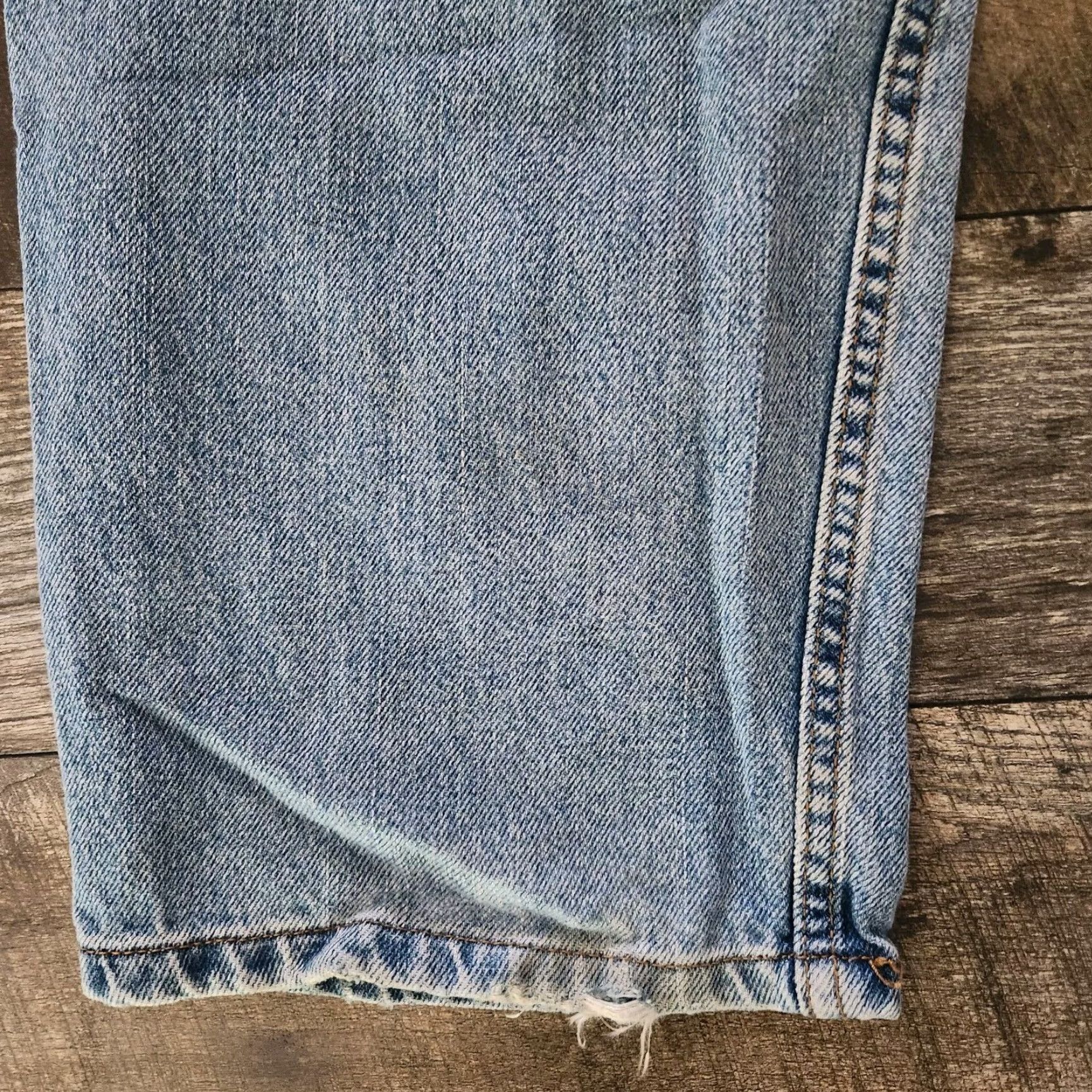 Levi's VINTAGE Levi's 550 Jeans 36x30 Light Wash Distressed Relaxed Fit 80s 90s Rock Punk Retro Grunge USA Mens Size US 36 / EU 52 - 5 Thumbnail
