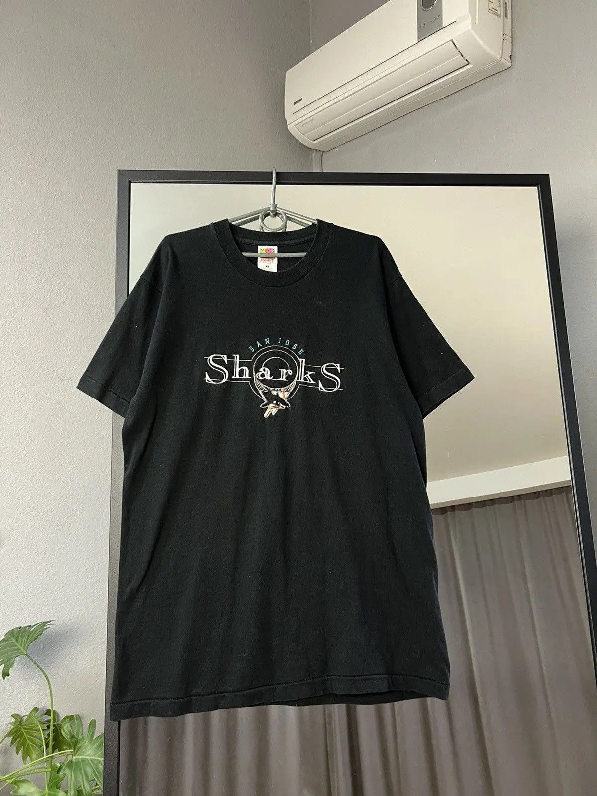 NHL × Vintage Vintage San Jose sharks Faded Simple logo t-shirt Y2K Size US L / EU 52-54 / 3 - 1 Thumbnail
