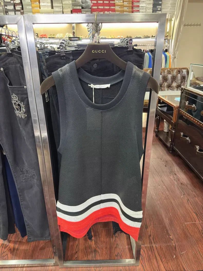 Givenchy Givenchy T-shirt Size US S / EU 44-46 / 1 - 9 Thumbnail