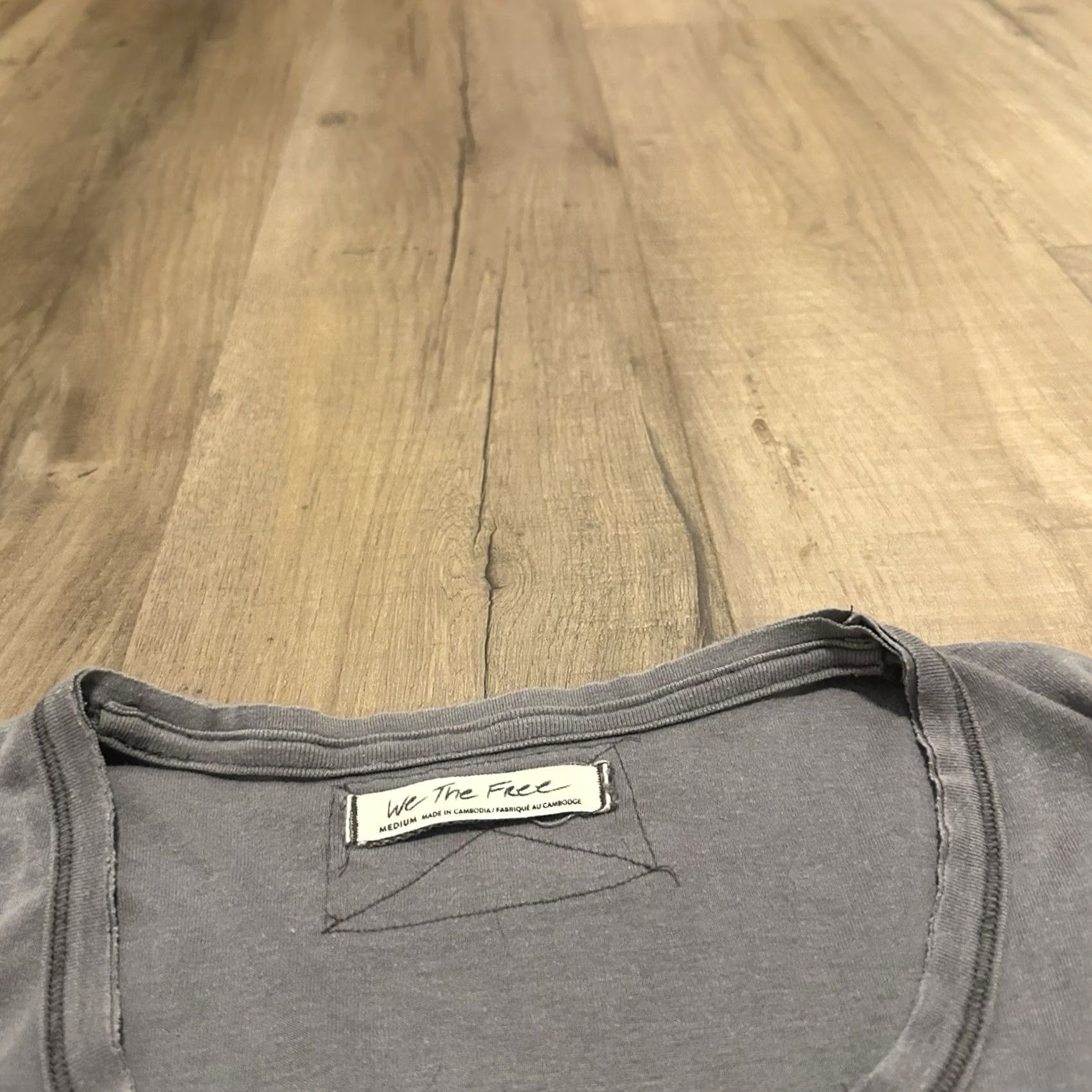 Vintage We The Free Shirt Womens Medium Gray Crew Neck Tee 100% Cotton Size M / US 6-8 / IT 42-44 - 2 Thumbnail