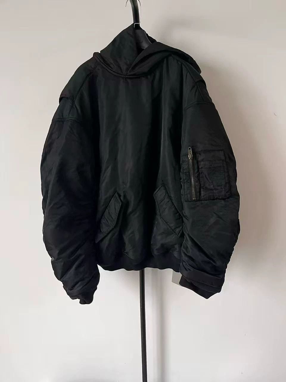 Balenciaga Balenciaga Pull-over Bomber padded jacket in stock Size US M / EU 48-50 / 2 - 1 Thumbnail