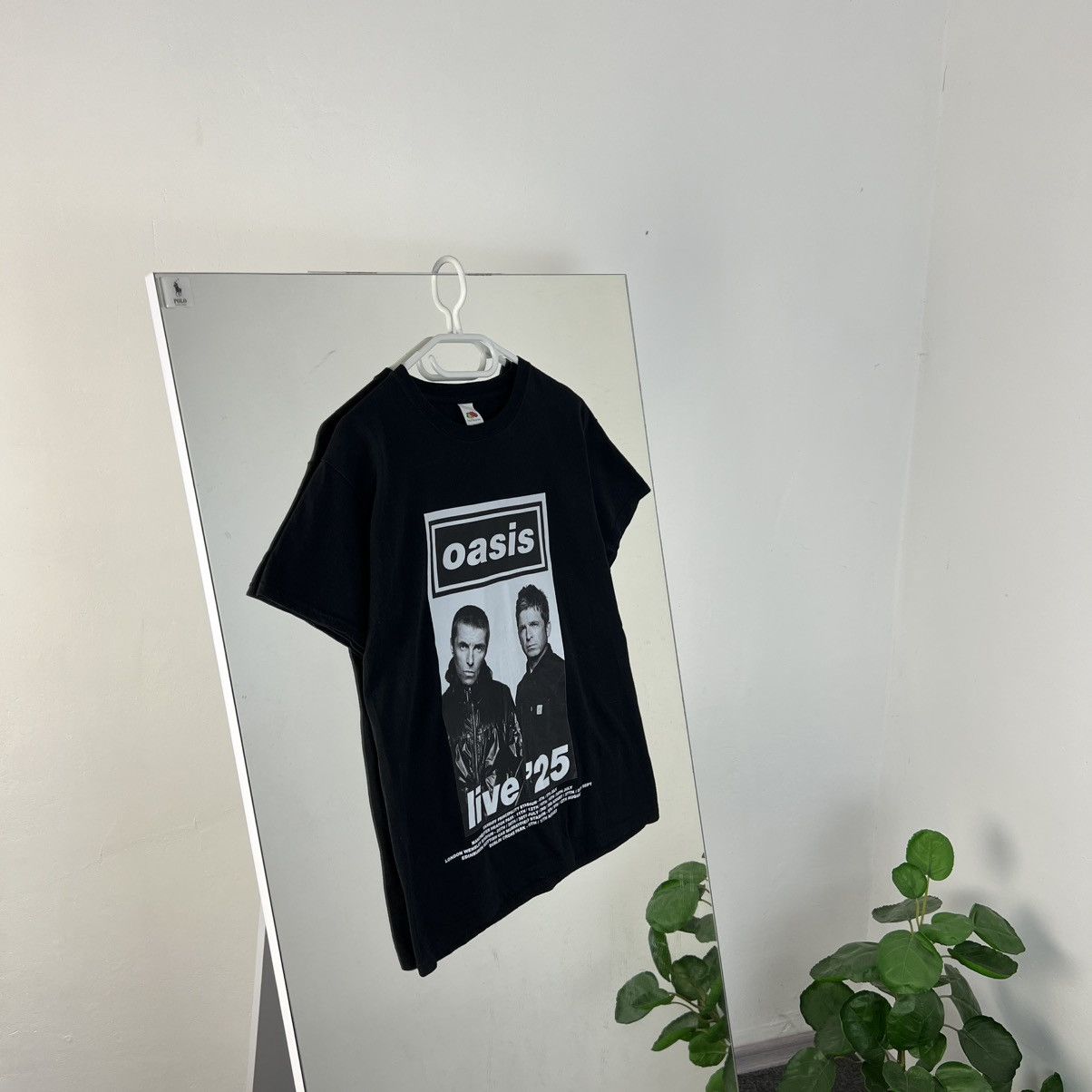Band Tees Vintage Y2K Oasis Big Logo Rock Band T-Shirt Size US S / EU 44-46 / 1 - 1 Thumbnail