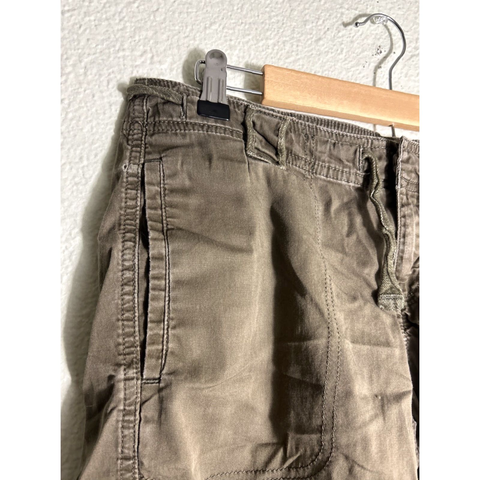 The North Face The North Face Womens Size 4 Olive Green Shorts Drawstring Cotton 32x15 Cargo Size 27" / US 4 / IT 40 - 5 Thumbnail