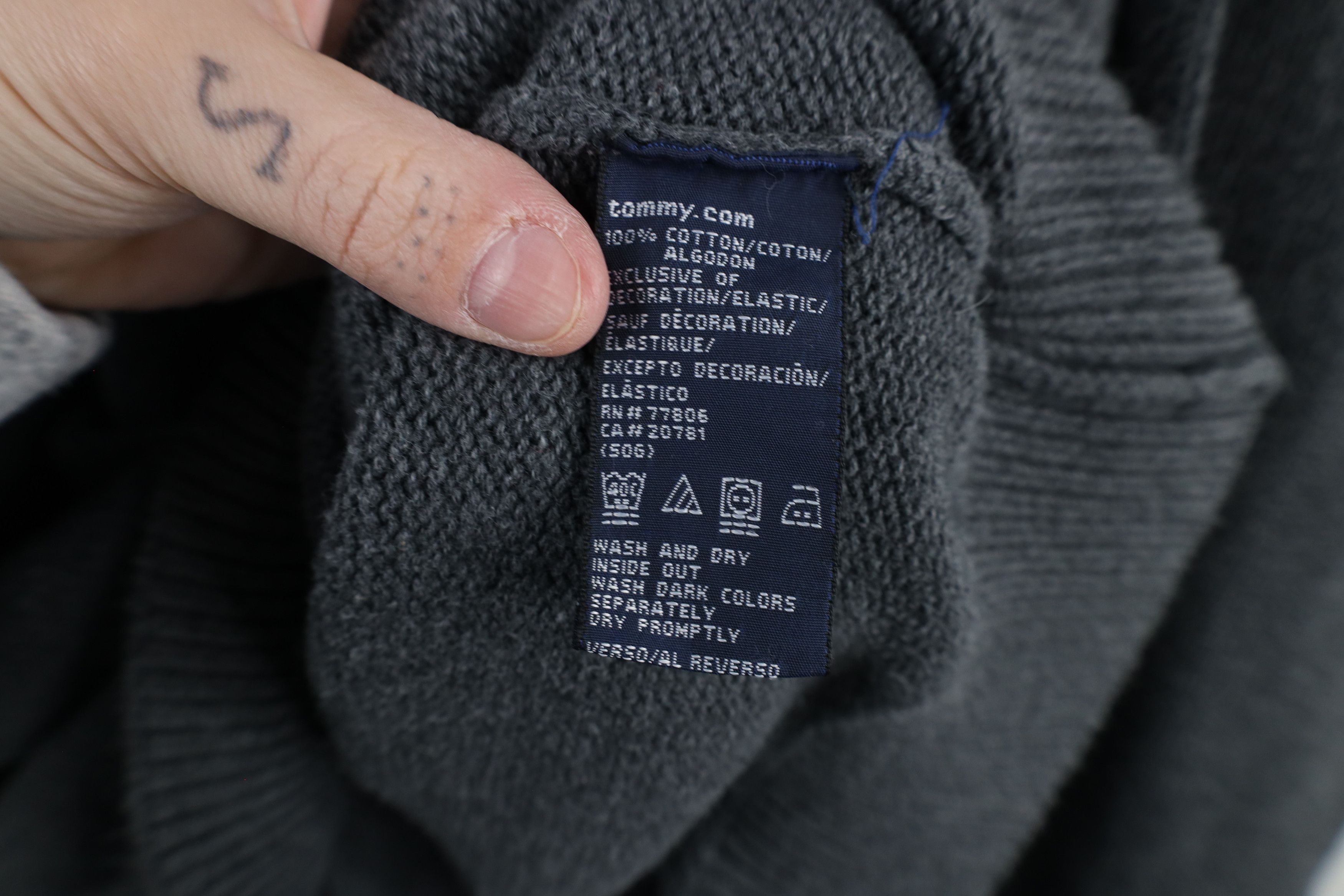 Tommy Hilfiger × Vintage Vintage 90s Tommy Hilfiger Heavyweight Knit Sweater Gray Size US XXL / EU 58 / 5 - 11 Thumbnail