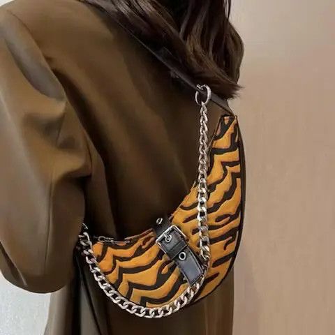 Japanese Brand × Vintage Tiger Pattern Chain + Buckle Purse Size ONE SIZE - 3 Thumbnail