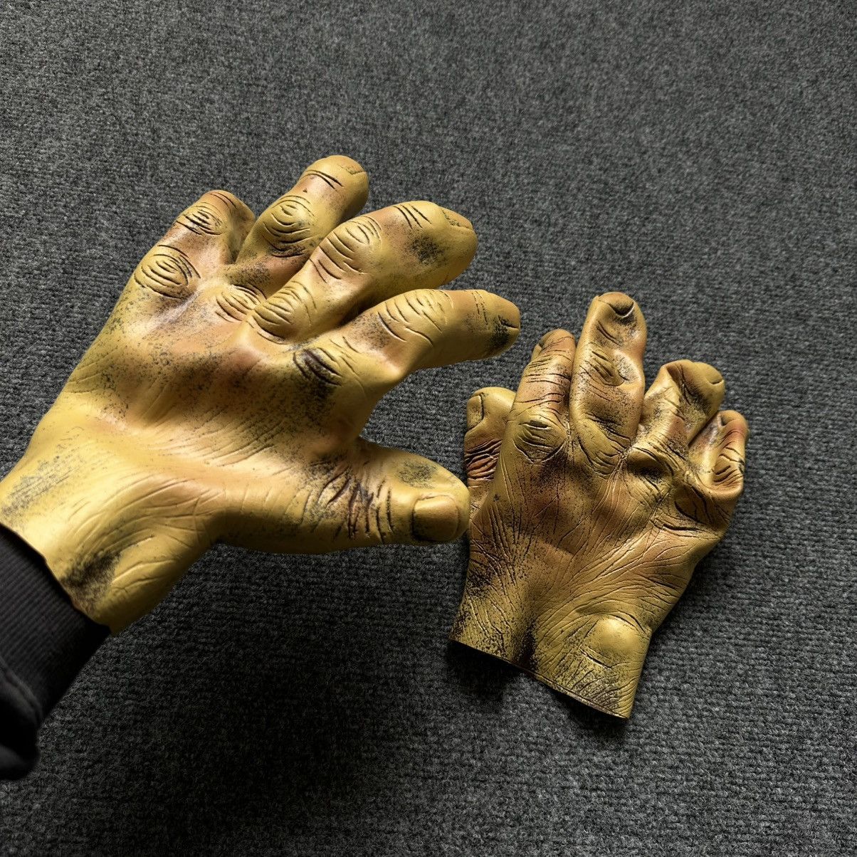 Y/Project VTG Rubber Hands Shker Hulk Hand Y2K 00s USA Grunge Hype Size ONE SIZE - 3 Thumbnail
