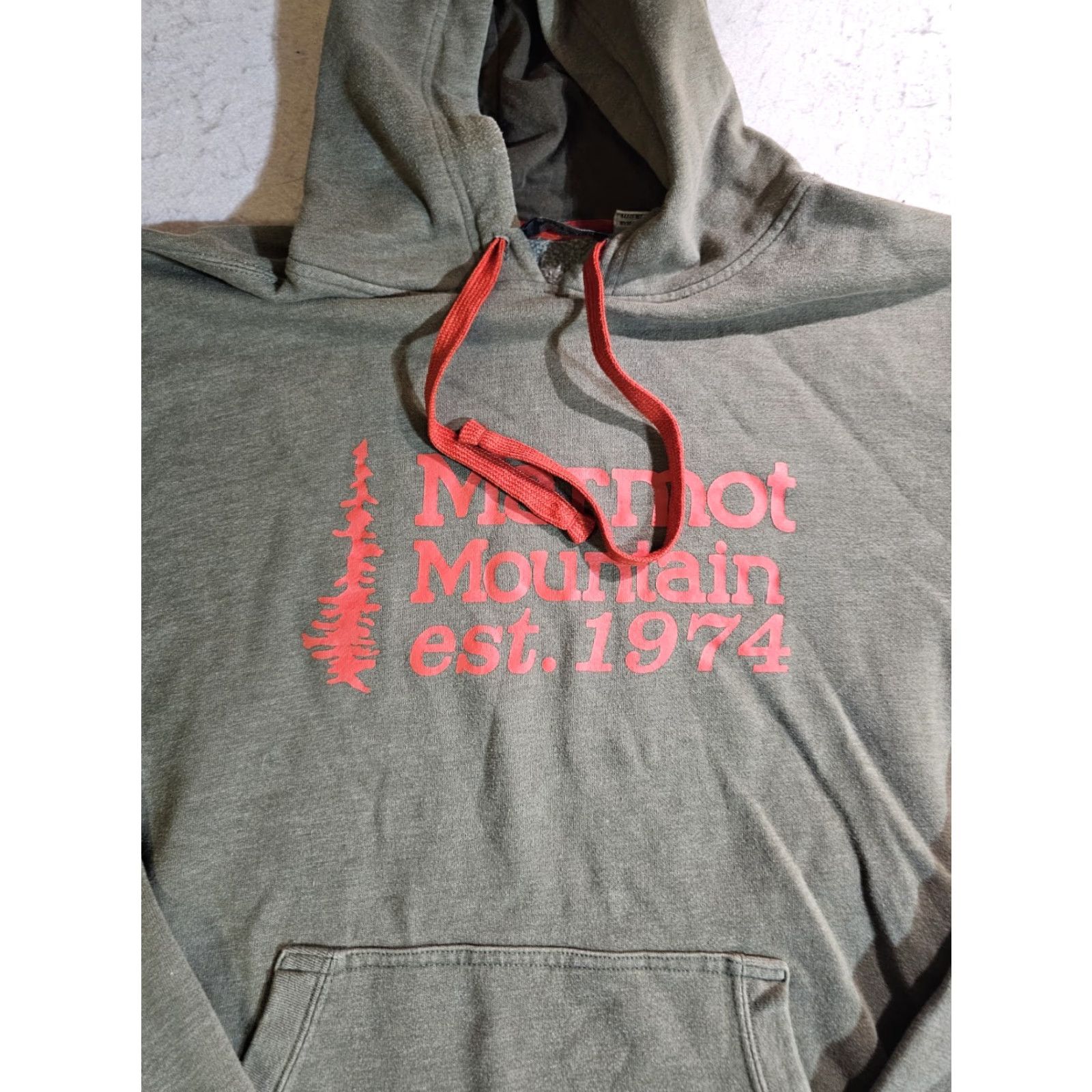Marmot Marmot Mountain Classic Outdoor Graphic Logo Hooded Sweatshirt Mens XL Size X-Large Green Logo Graphic Print All Seasons Hooded Pullover Size US XL / EU 56 / 4 - 7 Thumbnail