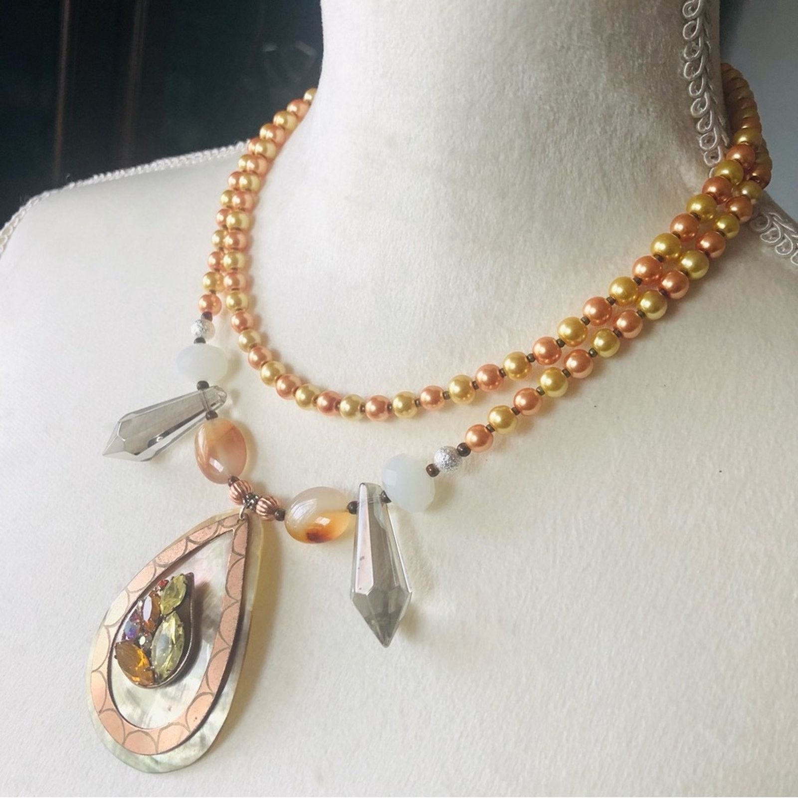 Handmade Handcrafted repurpose large pendant Pearl necklace Size ONE SIZE - 4 Thumbnail