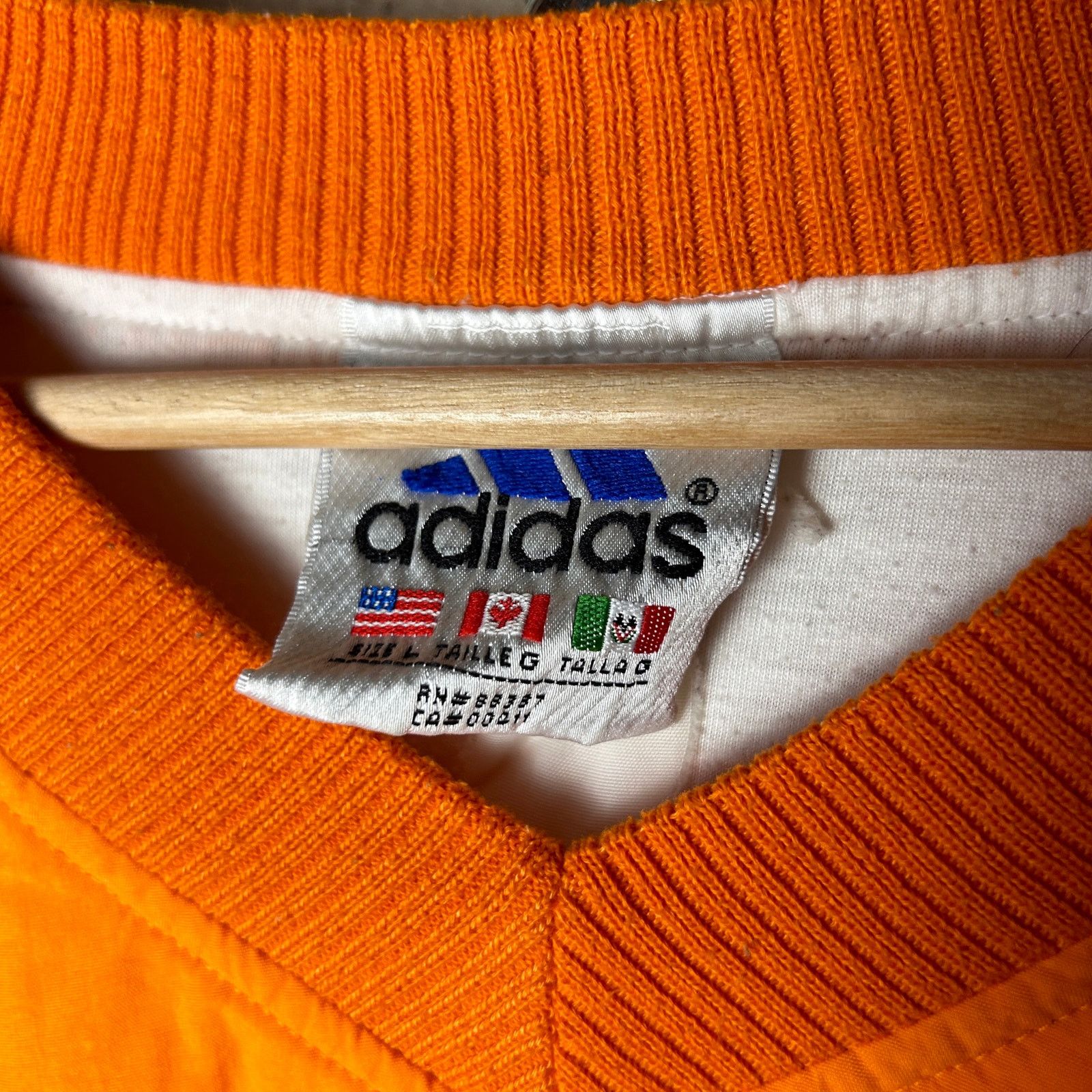 Adidas Uni. of Tennessee 90s Vintage Adidas Large Windbreaker Size US XL / EU 56 / 4 - 3 Thumbnail