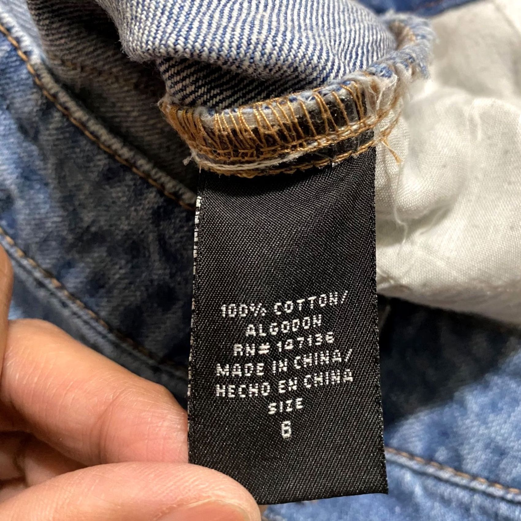 Vintage 1822 Denim Skirt Womens 6 Denim Blue Distressed Mini Short Button Pockets Casual Fall Spring Summer Size 28" / US 6 / IT 42 - 4 Thumbnail