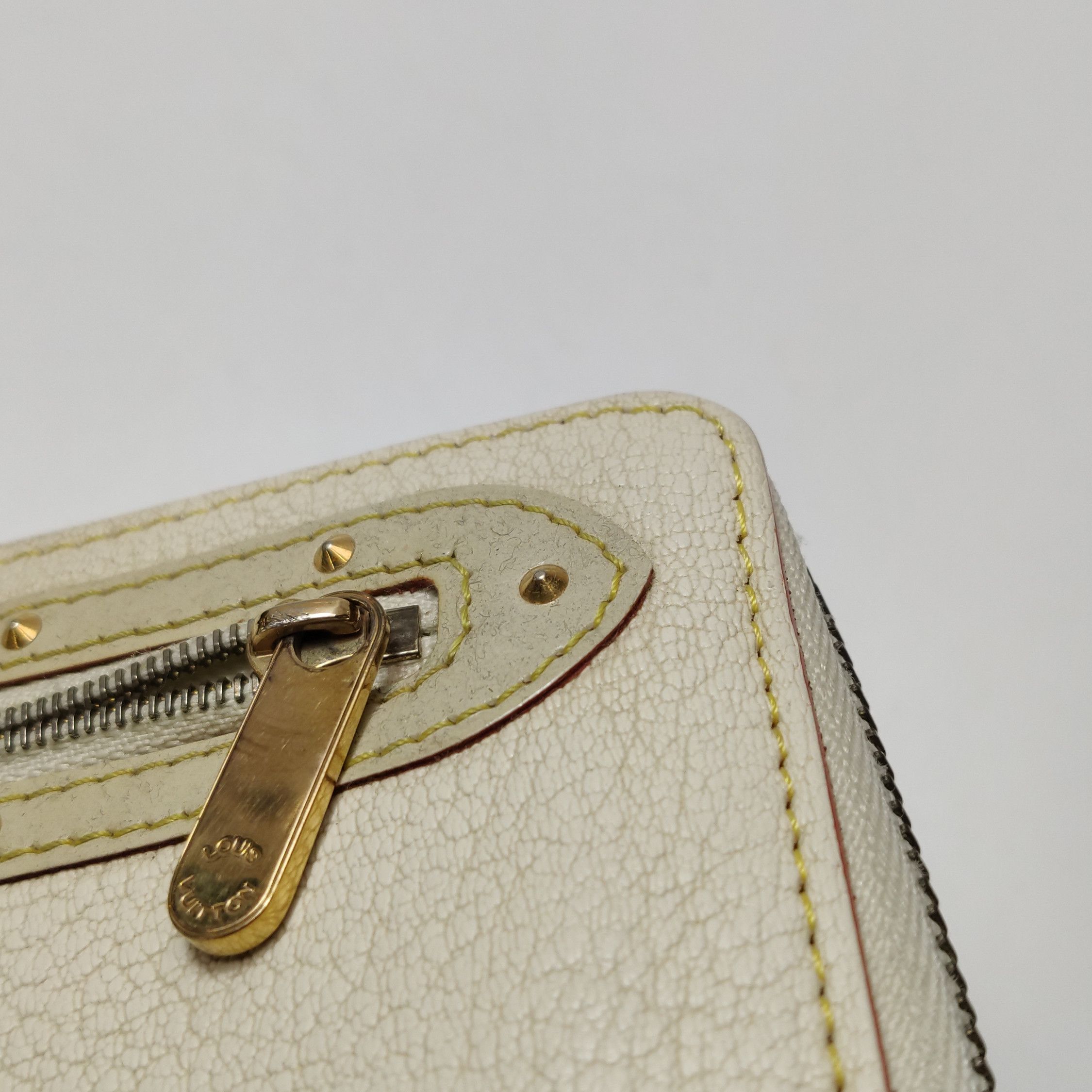 Louis Vuitton Louis Vuitton (LV) Suhali sheepskin zipper rivet clutch -y2 Size ONE SIZE - 9 Thumbnail