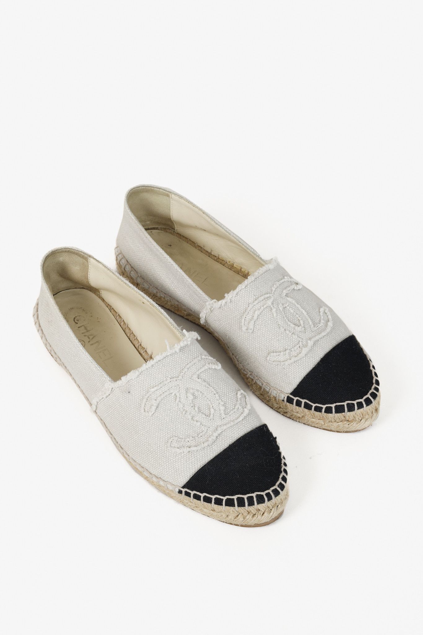Chanel Chanel Fraying CC Espadrille Flats in White and Black Size US 7.5 / IT 37.5 - 1 Thumbnail