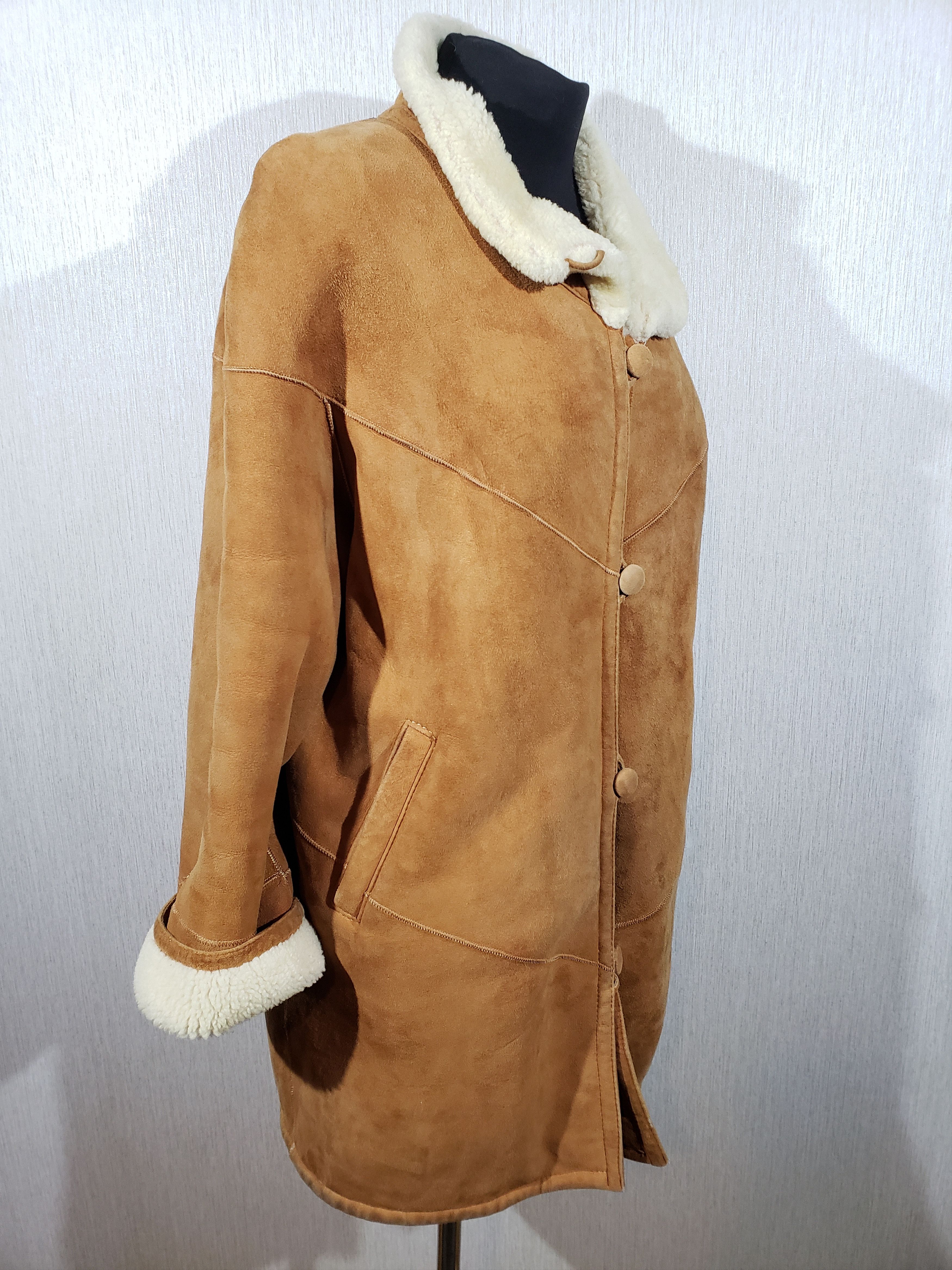 Other Stylish brown sheepskin coat with buttons. Size XL / US 12-14 / IT 48-50 - 4 Thumbnail