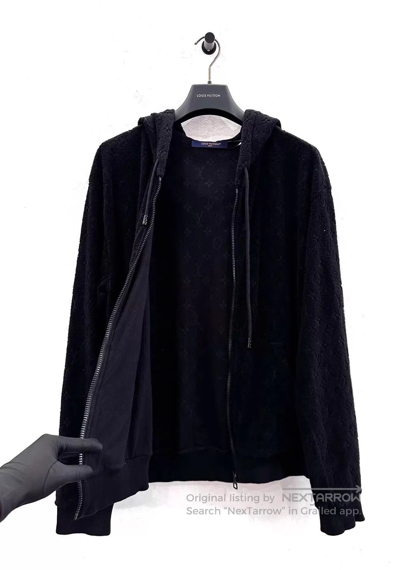 Louis Vuitton Black Zip. Size US M / EU 48-50 / 2 - 4 Thumbnail