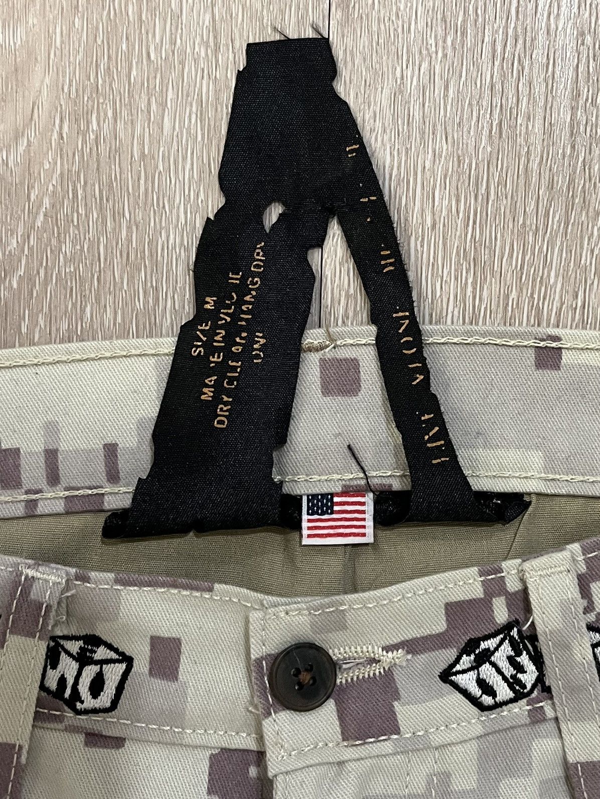 Vlone Vlone Digi Camo Old English Denim Size US 32 / EU 48 - 5 Thumbnail