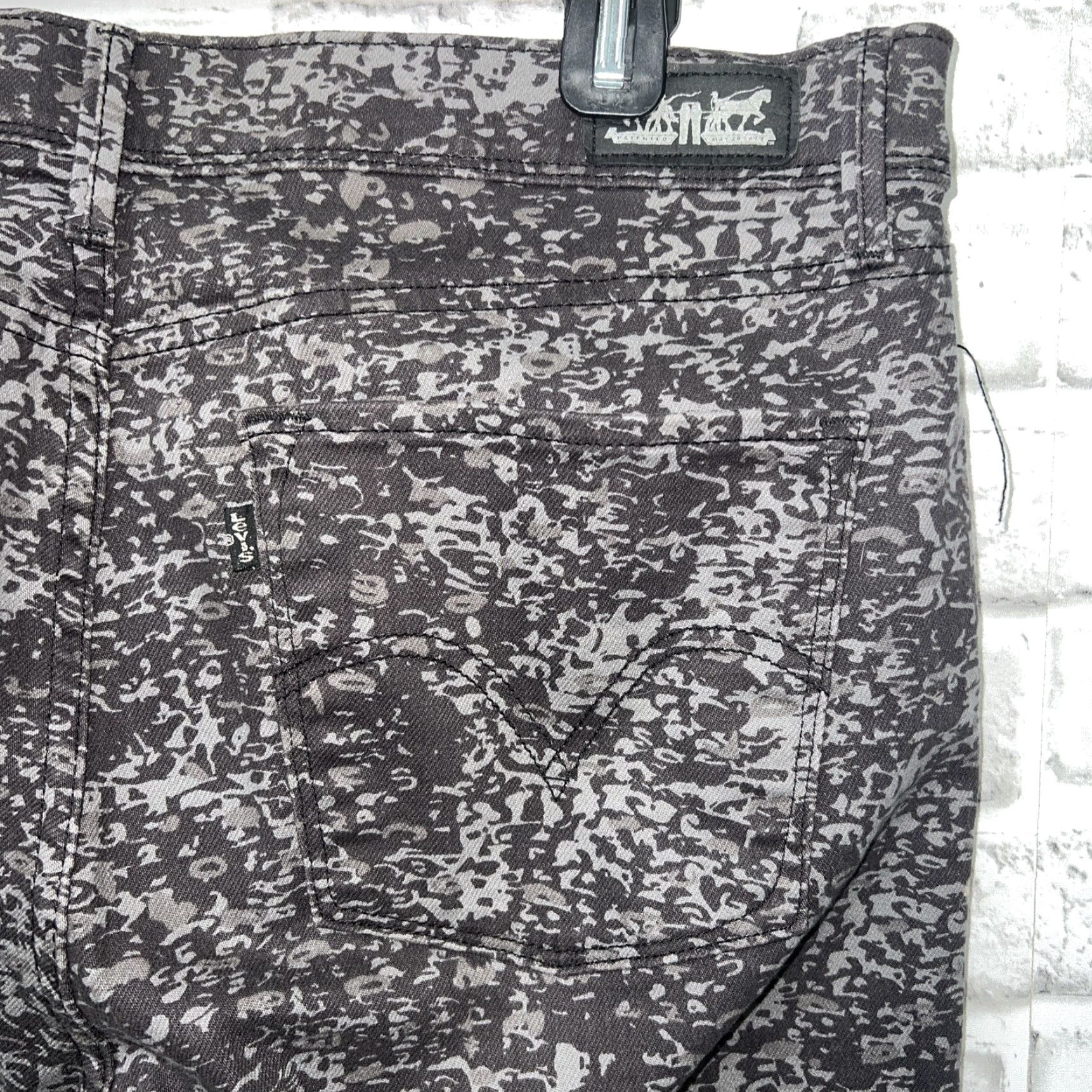 Levi's Levi's 512 Perfectly Slimming Jeans Gray Camouflage Straight 32x32 Womens Size 24" / US 00 / IT 34 - 4 Thumbnail