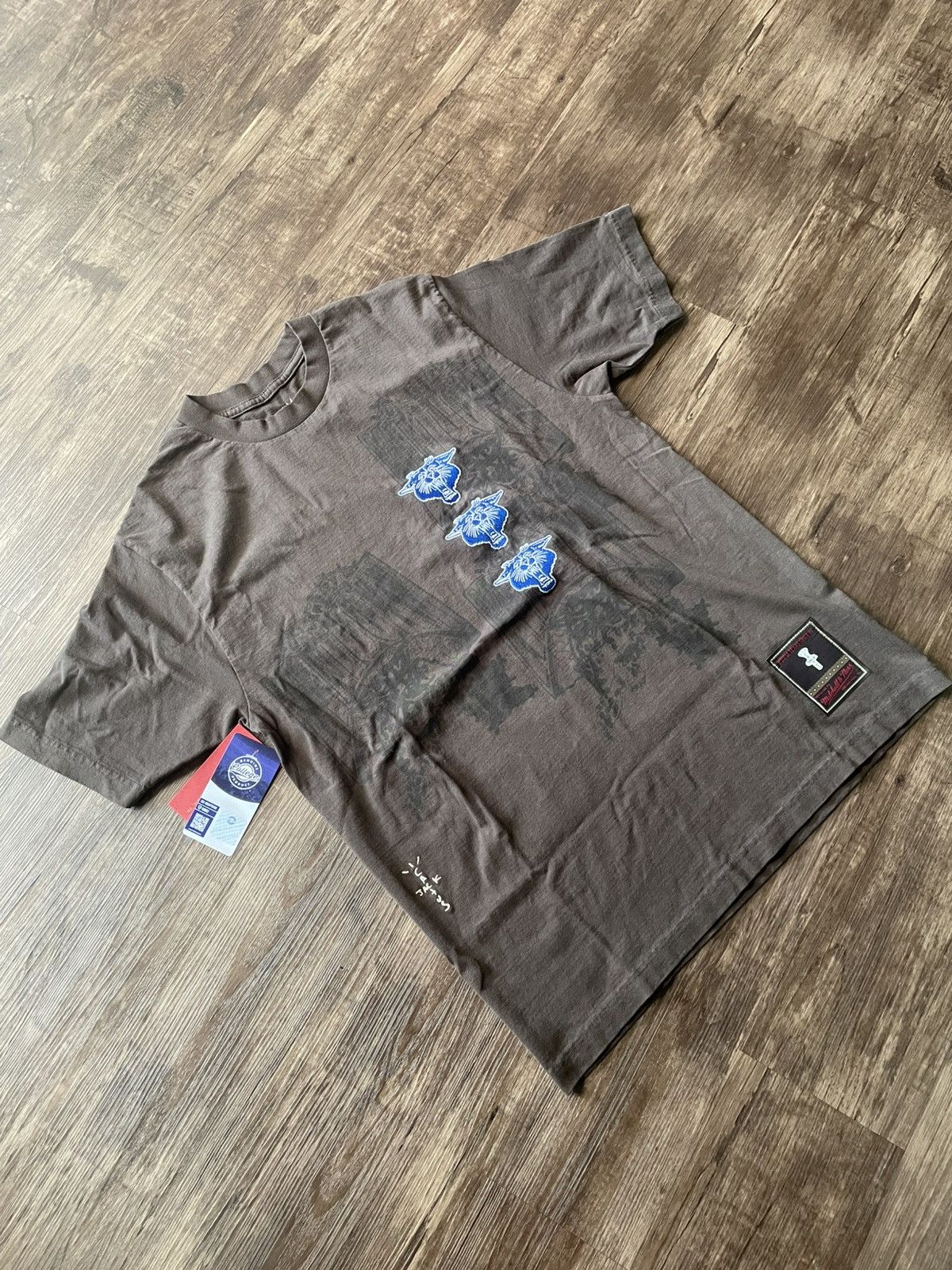 Mitchell & Ness × Travis Scott cactus jack travis scott mitchell & ness uni of kentucky tee Size US M / EU 48-50 / 2 - 1 Thumbnail