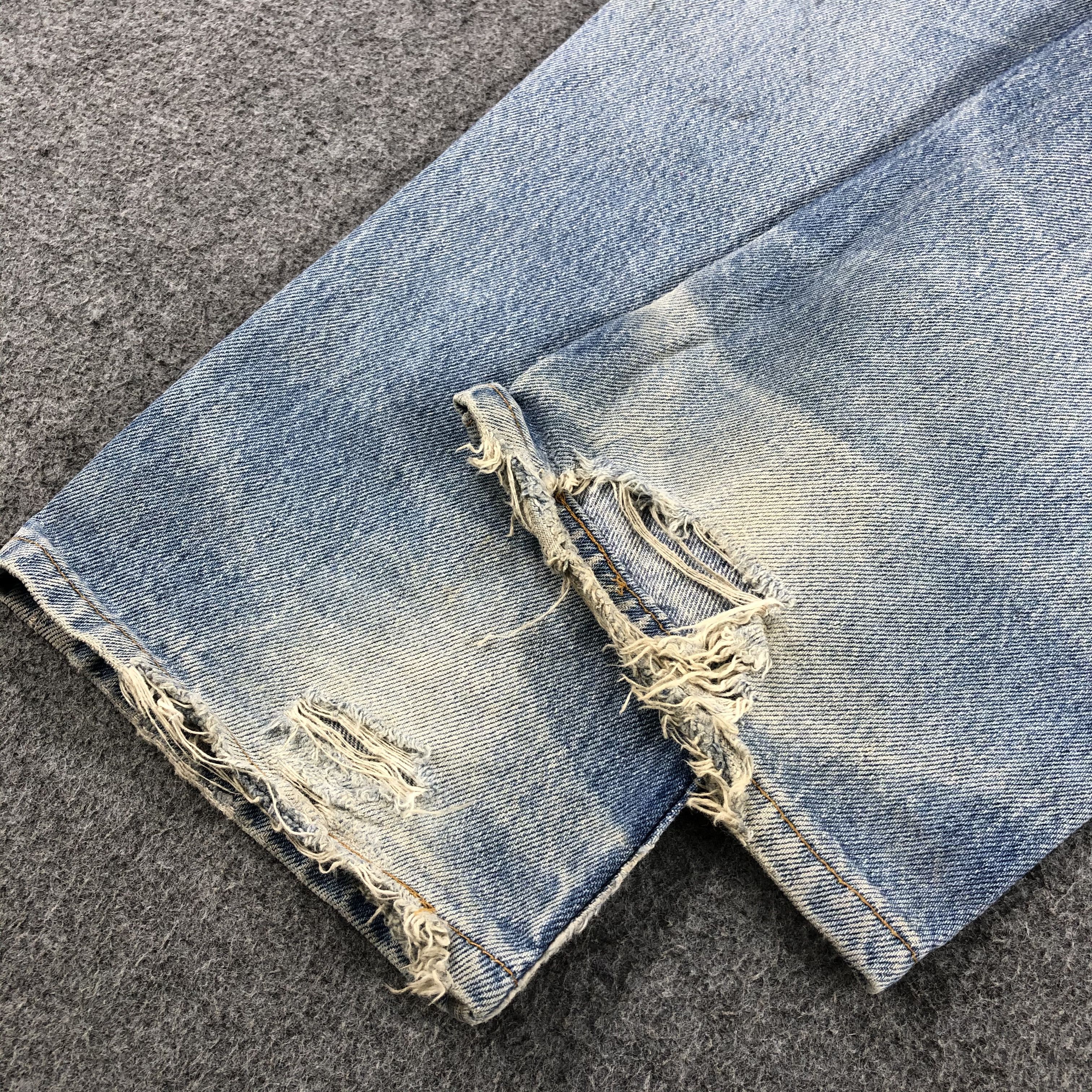 Levi's Vintage 90s Light Wash Levis 501 Jeans-J1451 Size US 28 / EU 44 - 6 Thumbnail