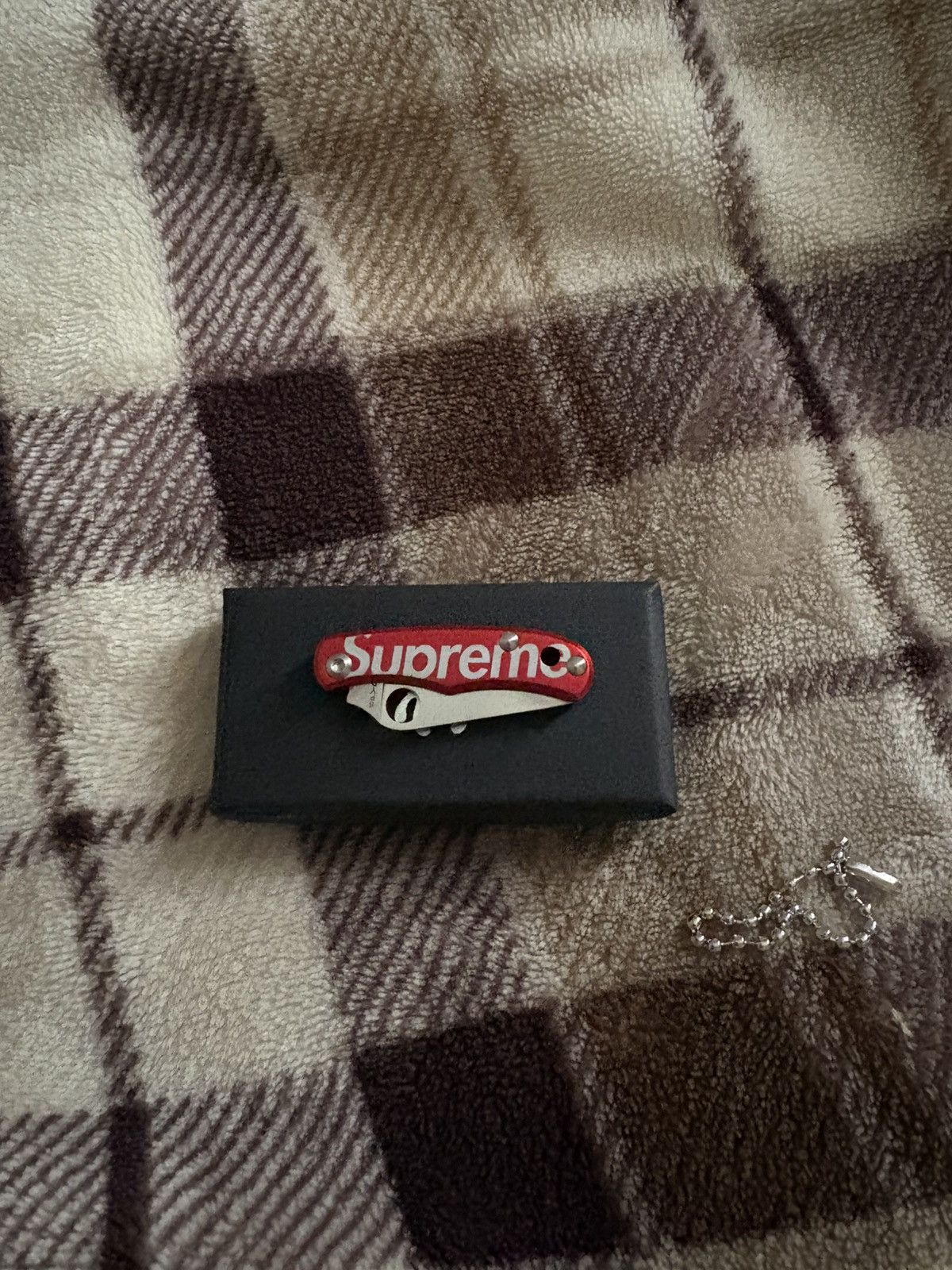 Supreme Supreme Spyder Co Bug Knife Red OS Size ONE SIZE - 1 Thumbnail