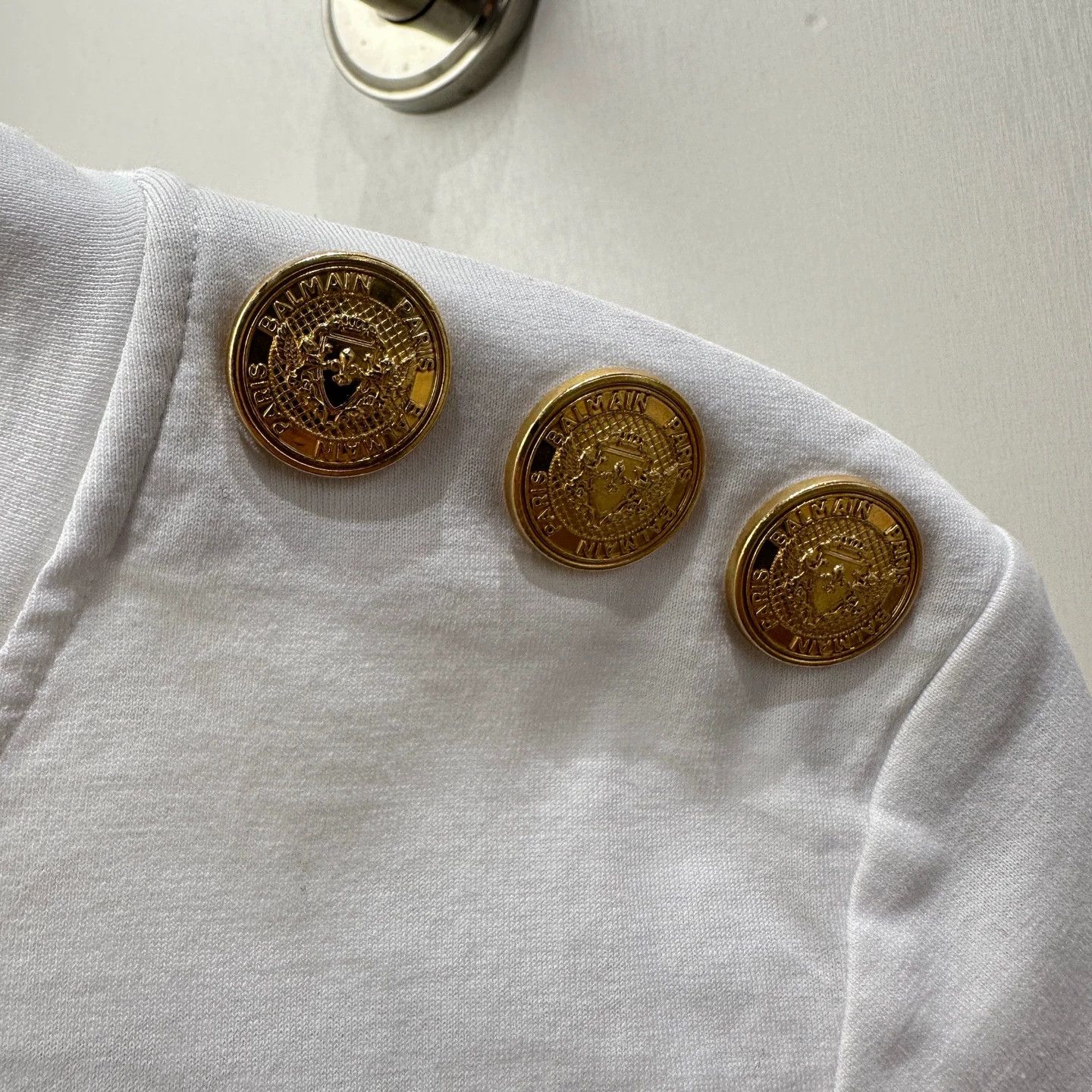 Balmain Balmain mar57 gold button shoulder logo short sleeve xs Size US XS / EU 42 / 0 - 6 Thumbnail