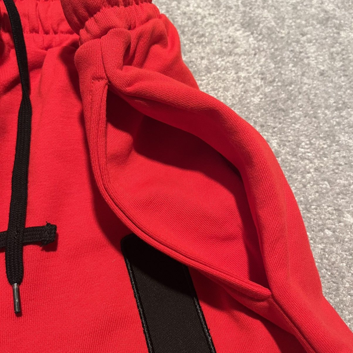 Plague Boulevard New Lil Darkie Small Dark One Cartoon Cross Red Sweat Shorts Size US 32 / EU 48 - 3 Thumbnail