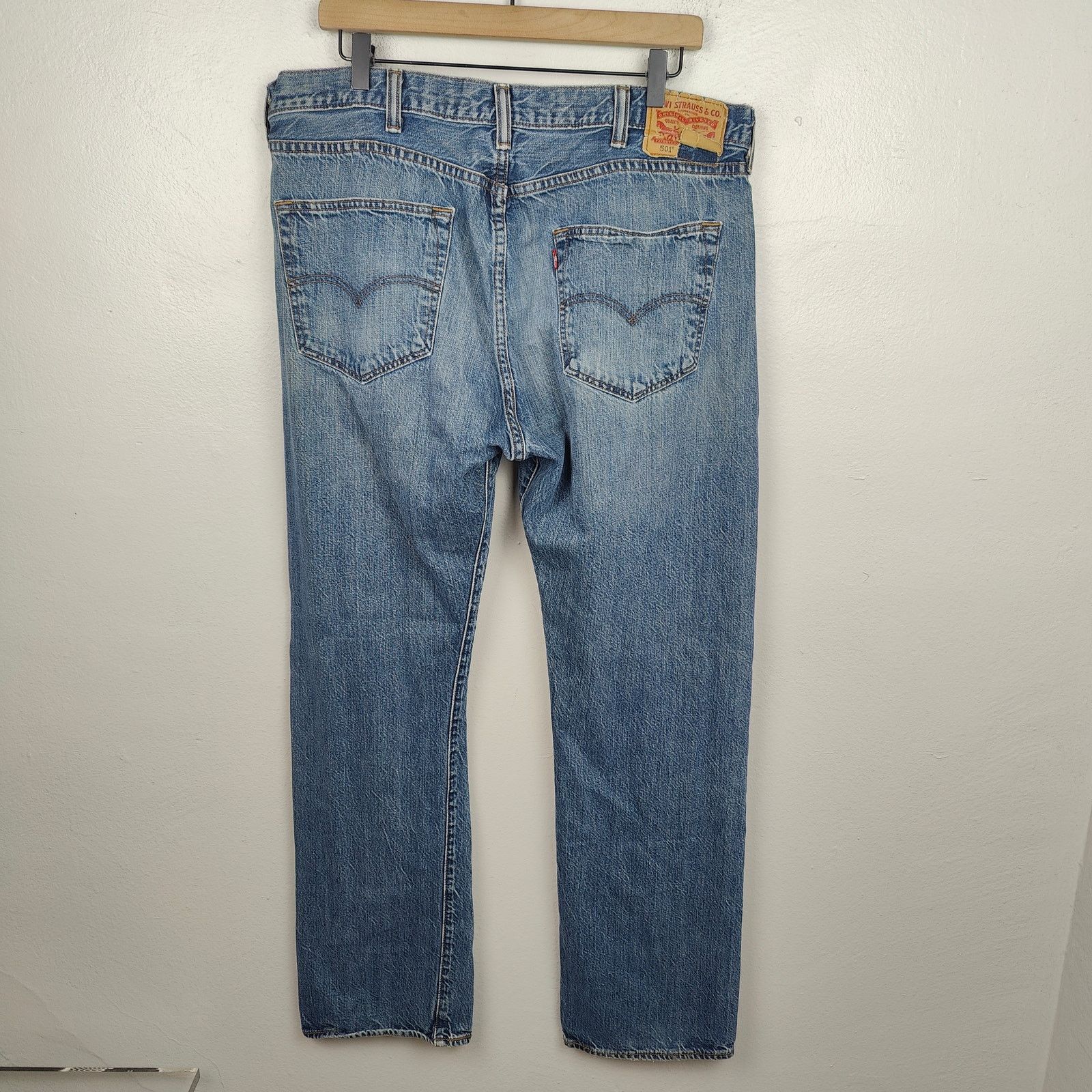 Levi's Vintage 90s Levi's 501 Jeans Mens 38x32 Medium Wash Size US 38 / EU 54 - 6 Thumbnail