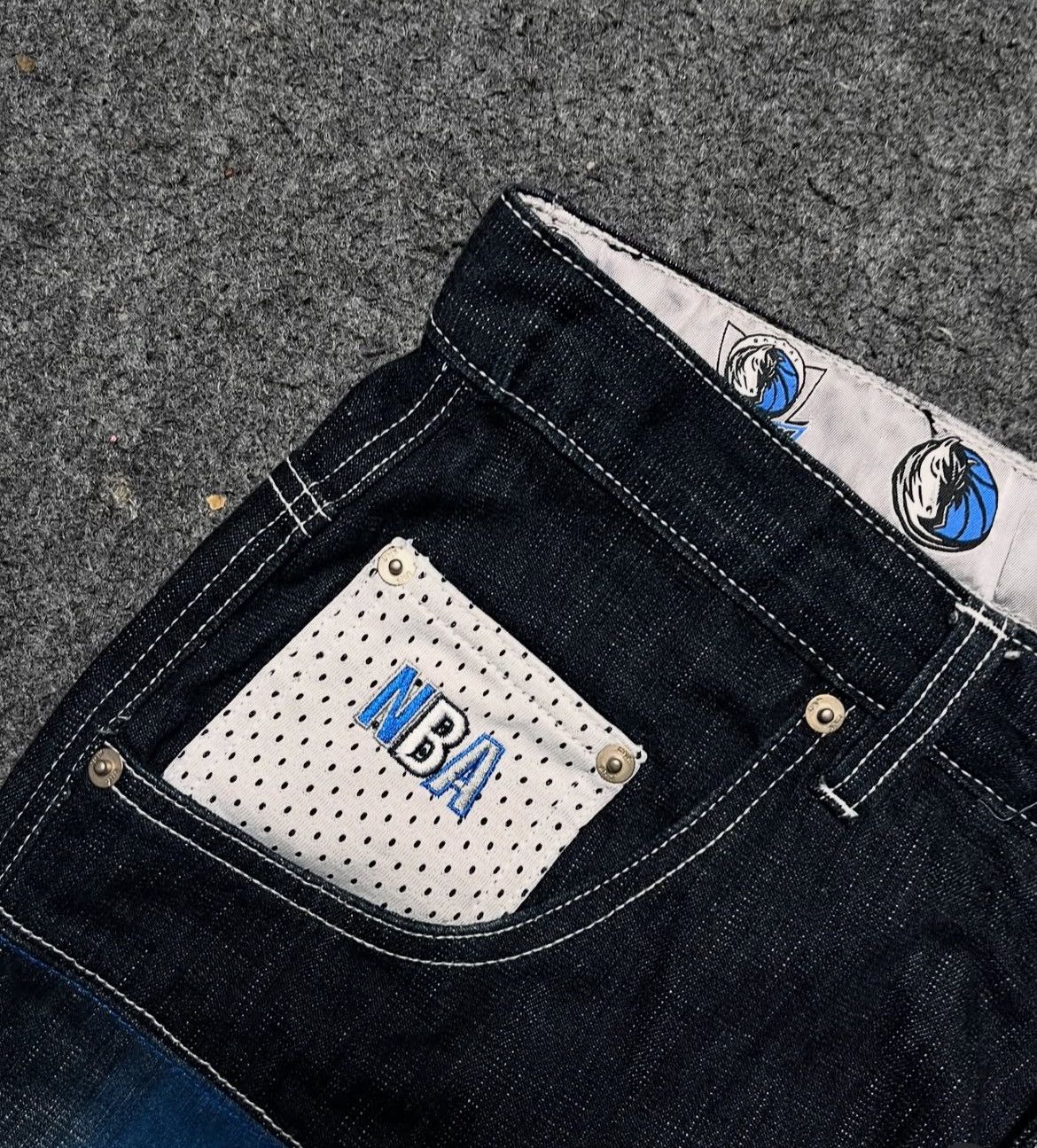 Japanese Brand × NBA × Vintage 00’S JORTS PANTS NBA UNK DALLAS MAVERICKS Size US 32 / EU 48 - 11 Thumbnail