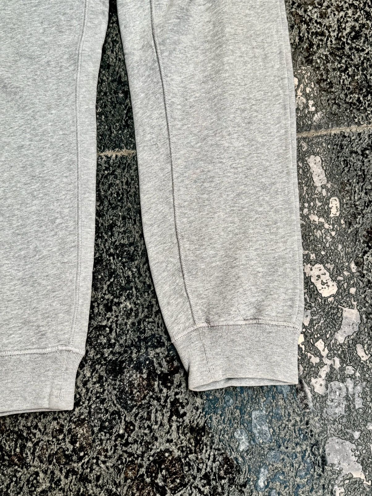 Stone Island STONE ISLAND COTTON SWEATPANTS Size US 32 / EU 48 - 5 Thumbnail
