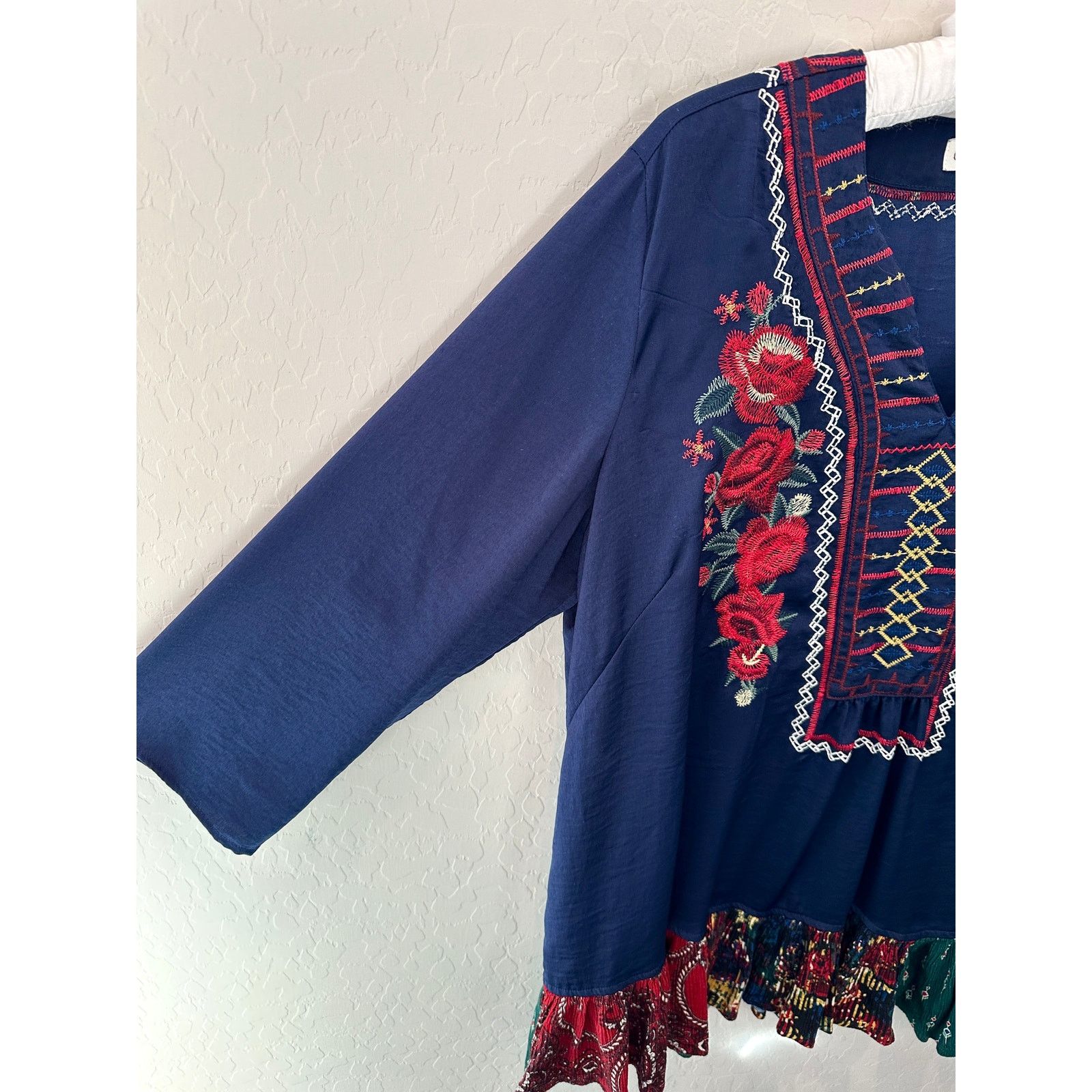Coldwater Creek COLDWATER CREEK Navy Embroidered Floral Boho Western Blouse Size M / US 6-8 / IT 42-44 - 4 Thumbnail