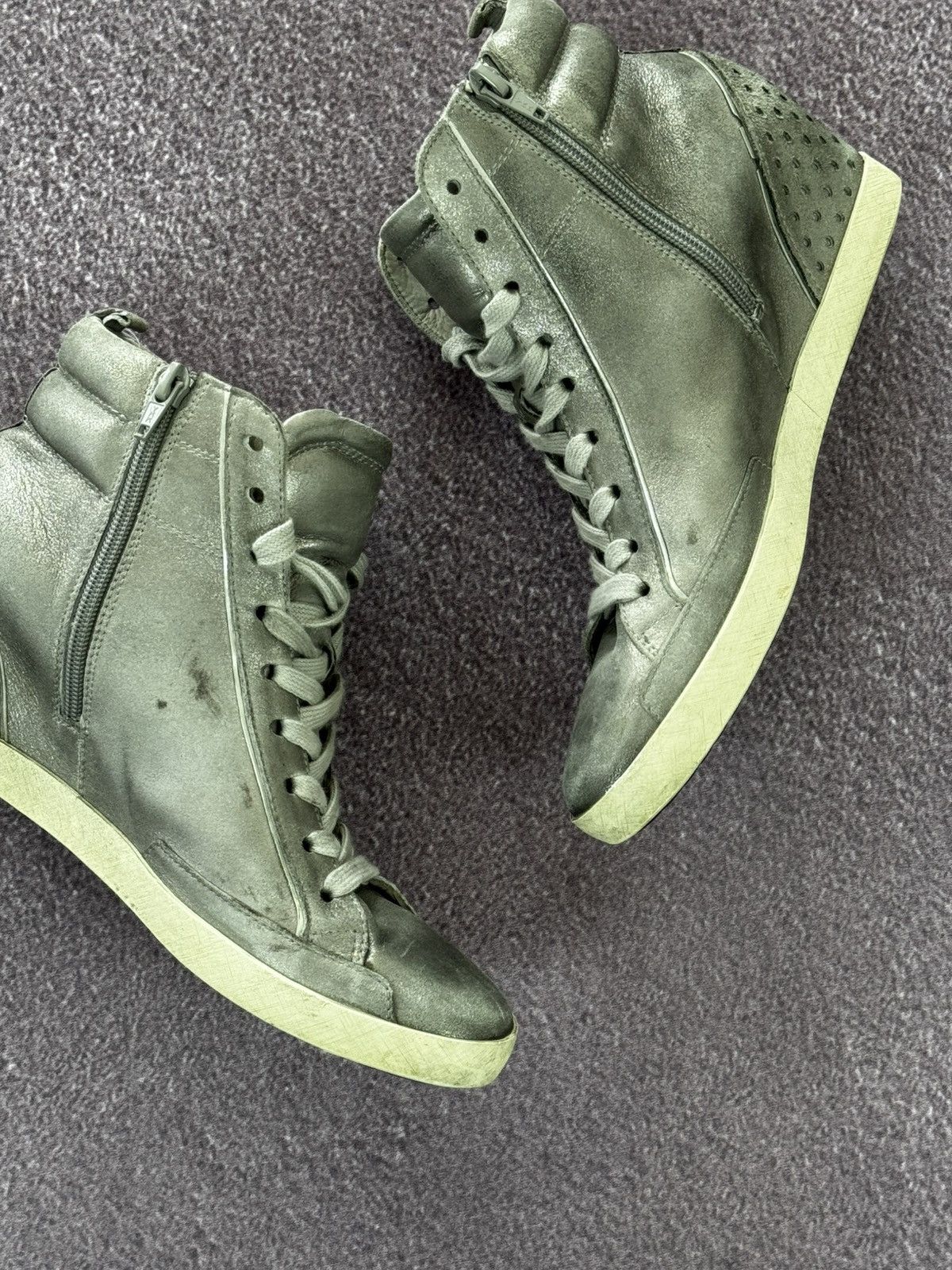 Vintage Y2K Aesthetic Glamour Star Logo High Top Sneakers Size US 6 / IT 36 - 9 Thumbnail