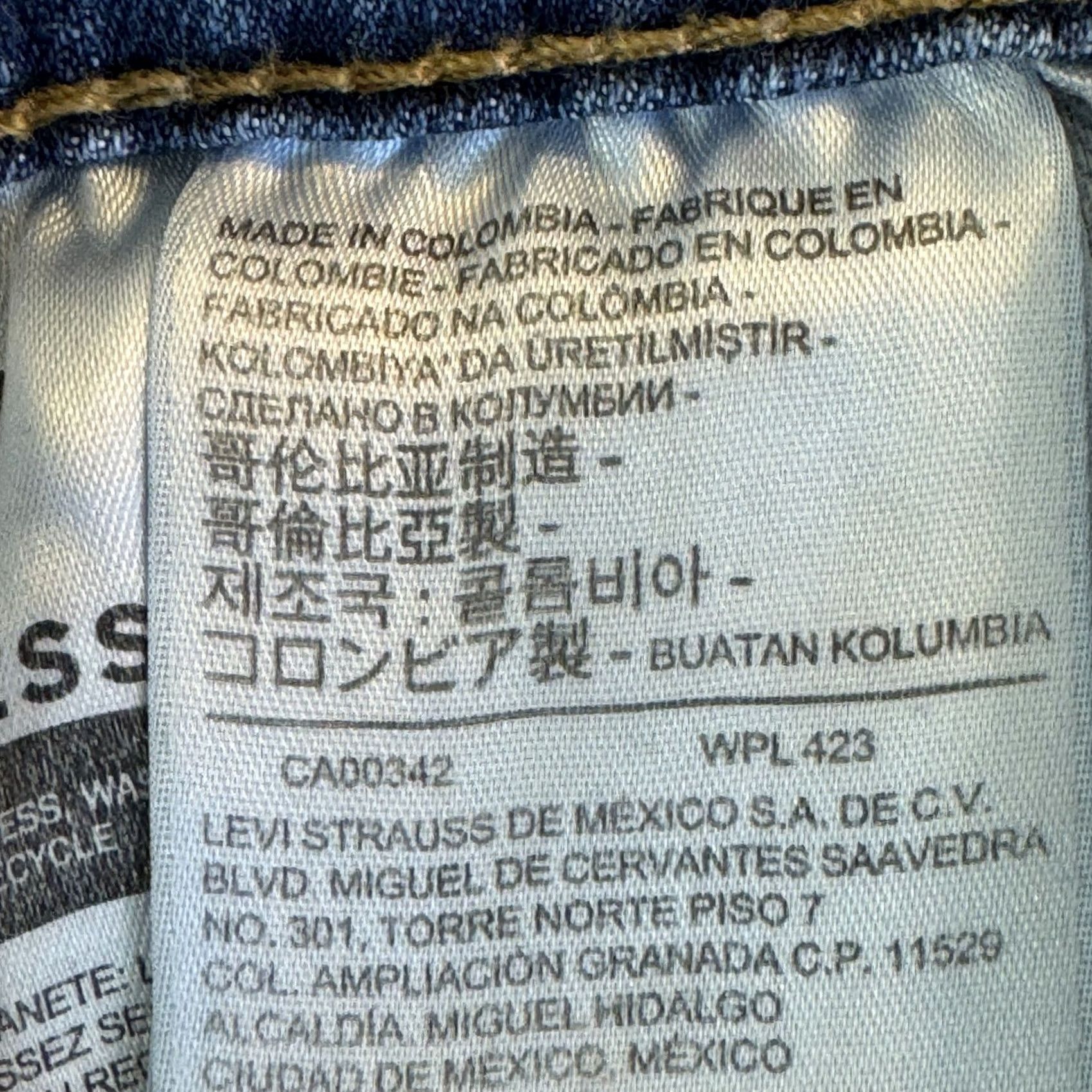 Levi's VINTAGE Levis 512 Slim Tapered Jeans Mens 38x32 Blue Denim Mid Rise Zip Fly Size US 38 / EU 54 - 5 Thumbnail