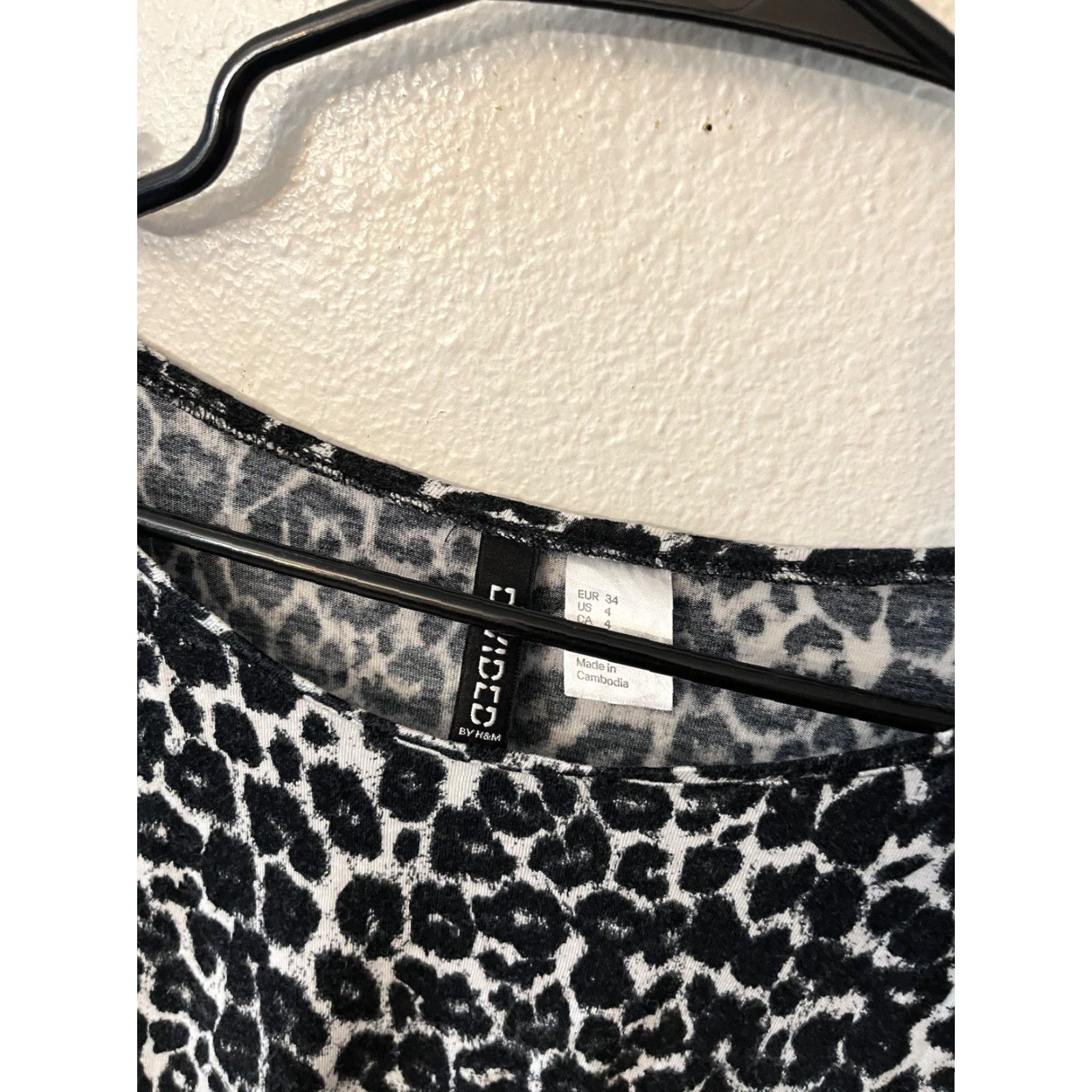H&M H&M Divided Blouse 3/4 Sleeve Animal Print Size 4 Multicolor Jersey Viscose Scoop Neck Casual Regular Womens Shirt Size S / US 4 / IT 40 - 3 Thumbnail
