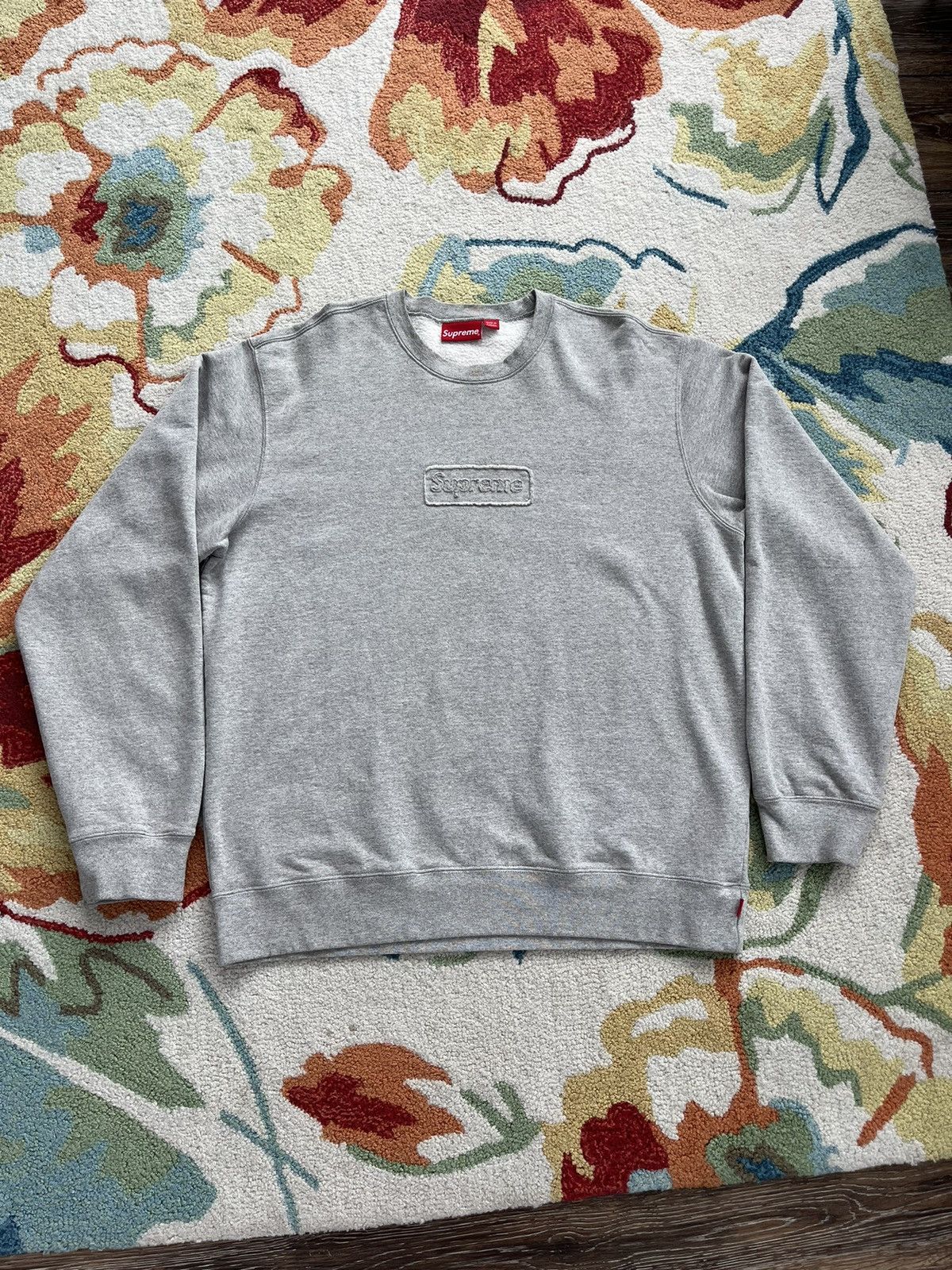 トップス Supreme cutout logo crewneck grey Crewnecks – Solestage