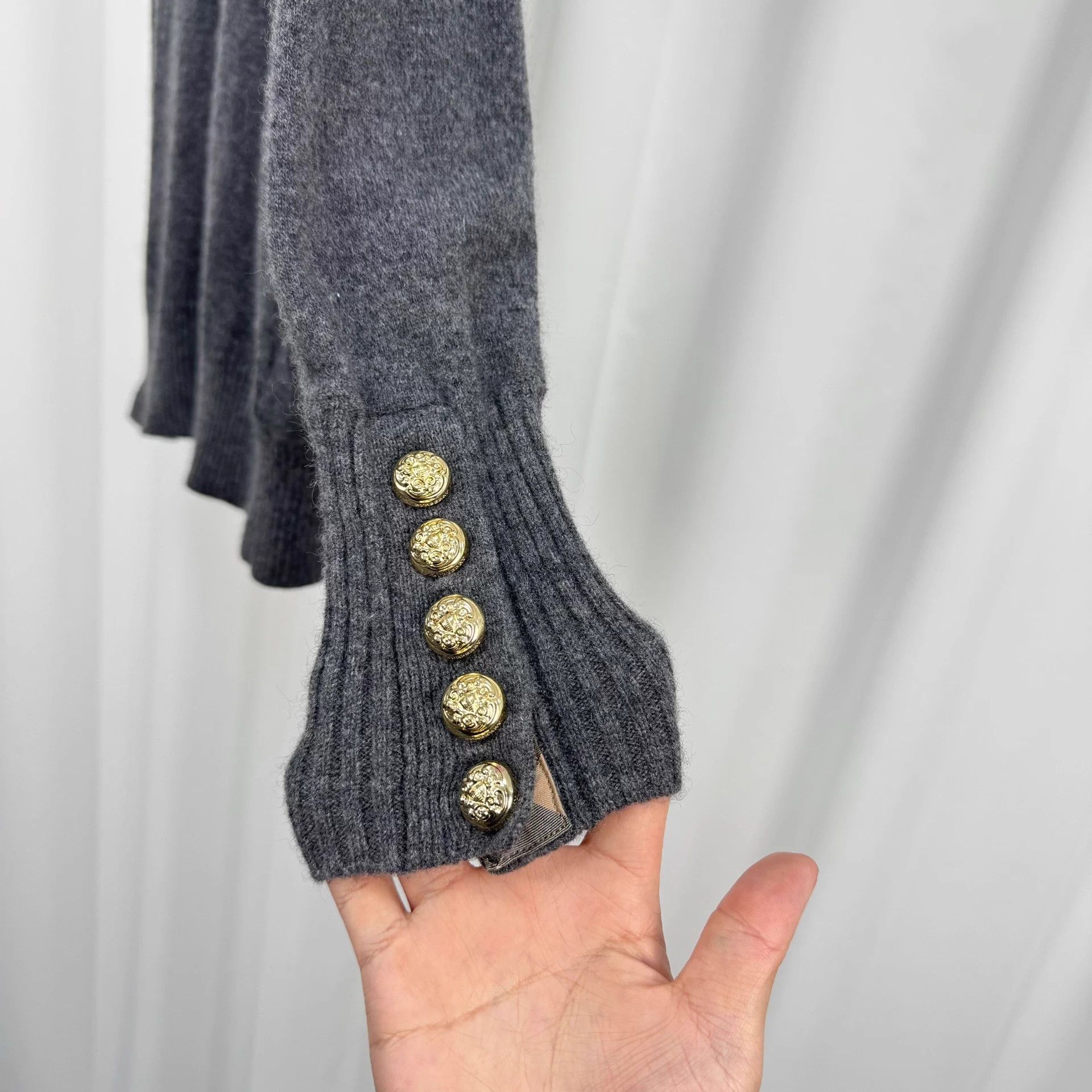 Burberry Burberry Check Gold Button Cashmere Knit Sweater S 99New Size S / US 4 / IT 40 - 4 Thumbnail