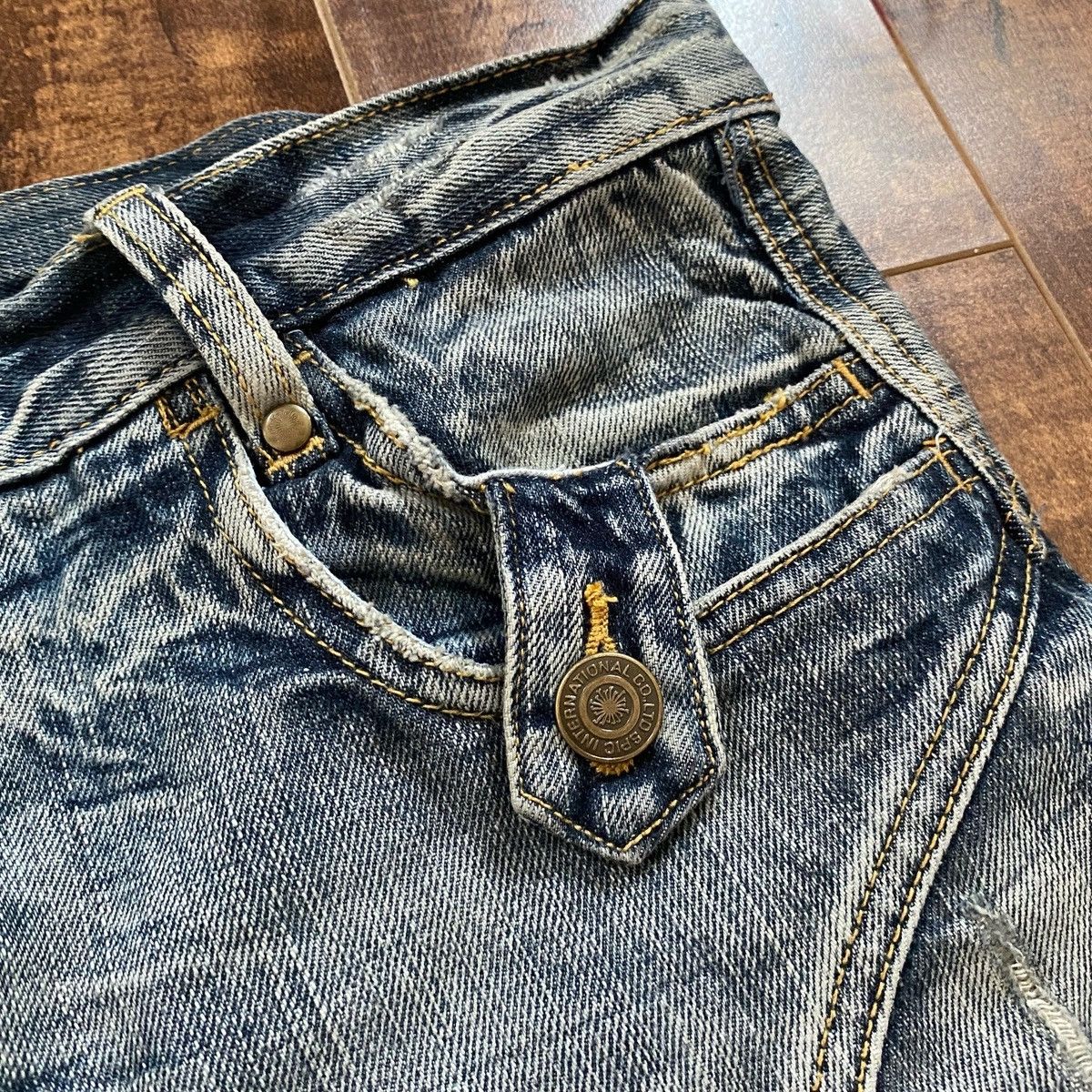 Tornado Mart Gimmick Jeans