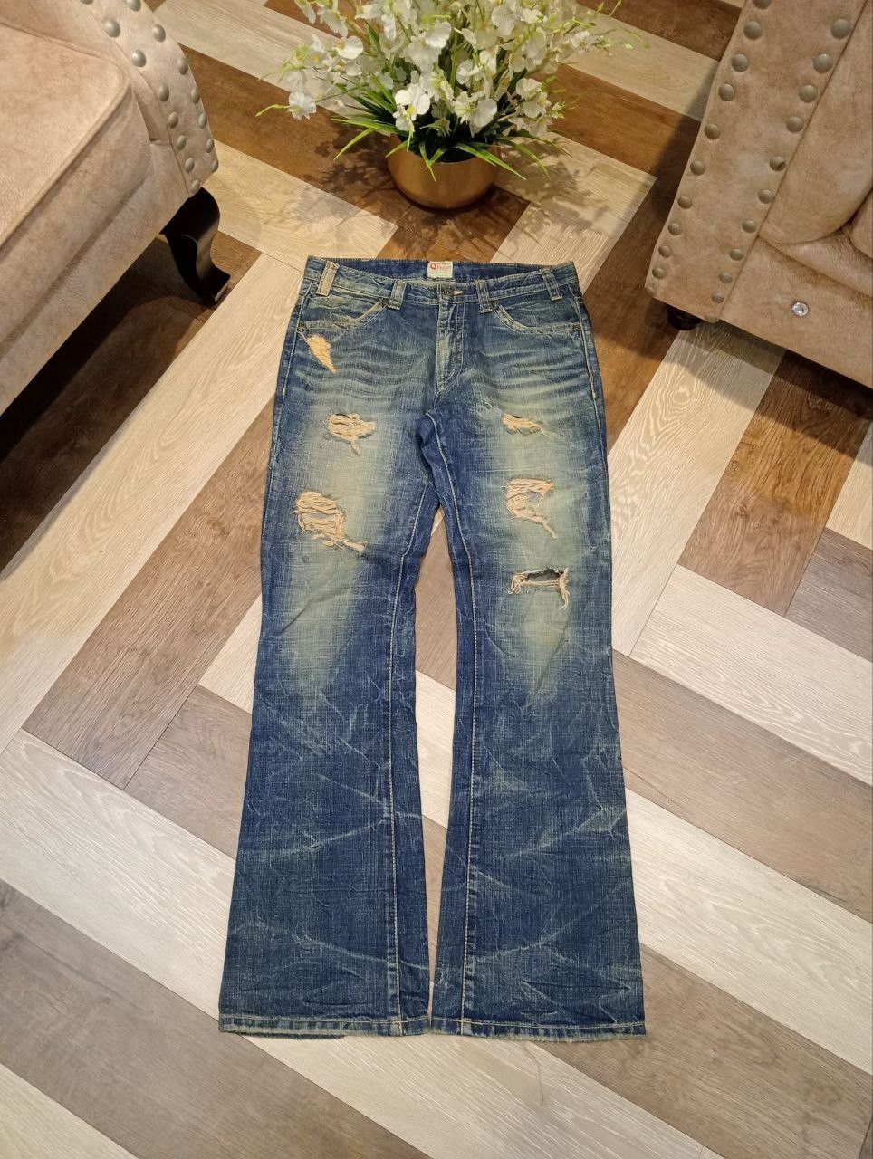 If Six Was Nine OZZ FIRST PINBALL BLUE DISTRESSED FLARED PANTS Size US 32 / EU 48 - 1 Thumbnail