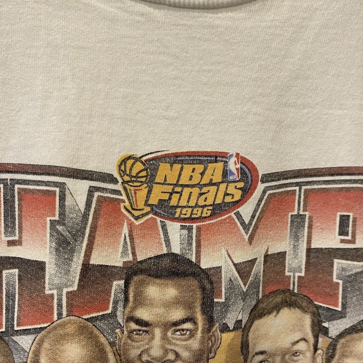 NBA VTG 90s NBA Chicago Bulls 1996 Champions Caricature T-shirt Size US L / EU 52-54 / 3 - 7 Thumbnail