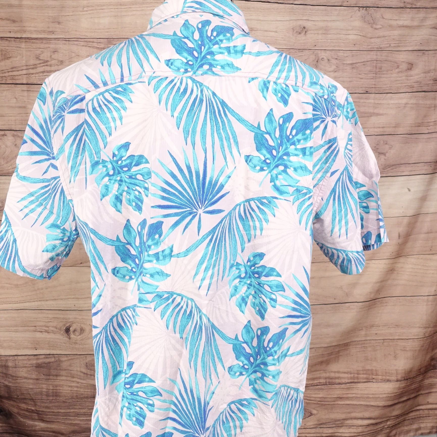 Tommy Bahama TOMMY BAHAMA Floral Button-Up Hawaiian Shirt, Pink Teal, 100% Cotton, Long Sleeve, Adult Large, Mens Size US L / EU 52-54 / 3 - 4 Thumbnail