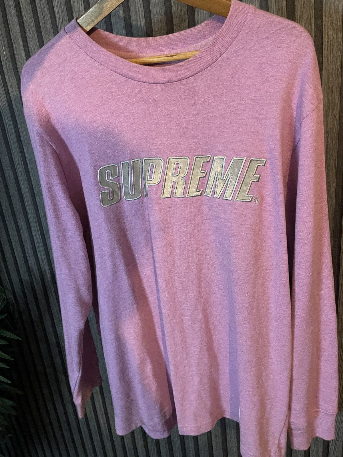 Supreme Supreme sweater pink logo réflective Size US L / EU 52-54 / 3 - 1 Thumbnail
