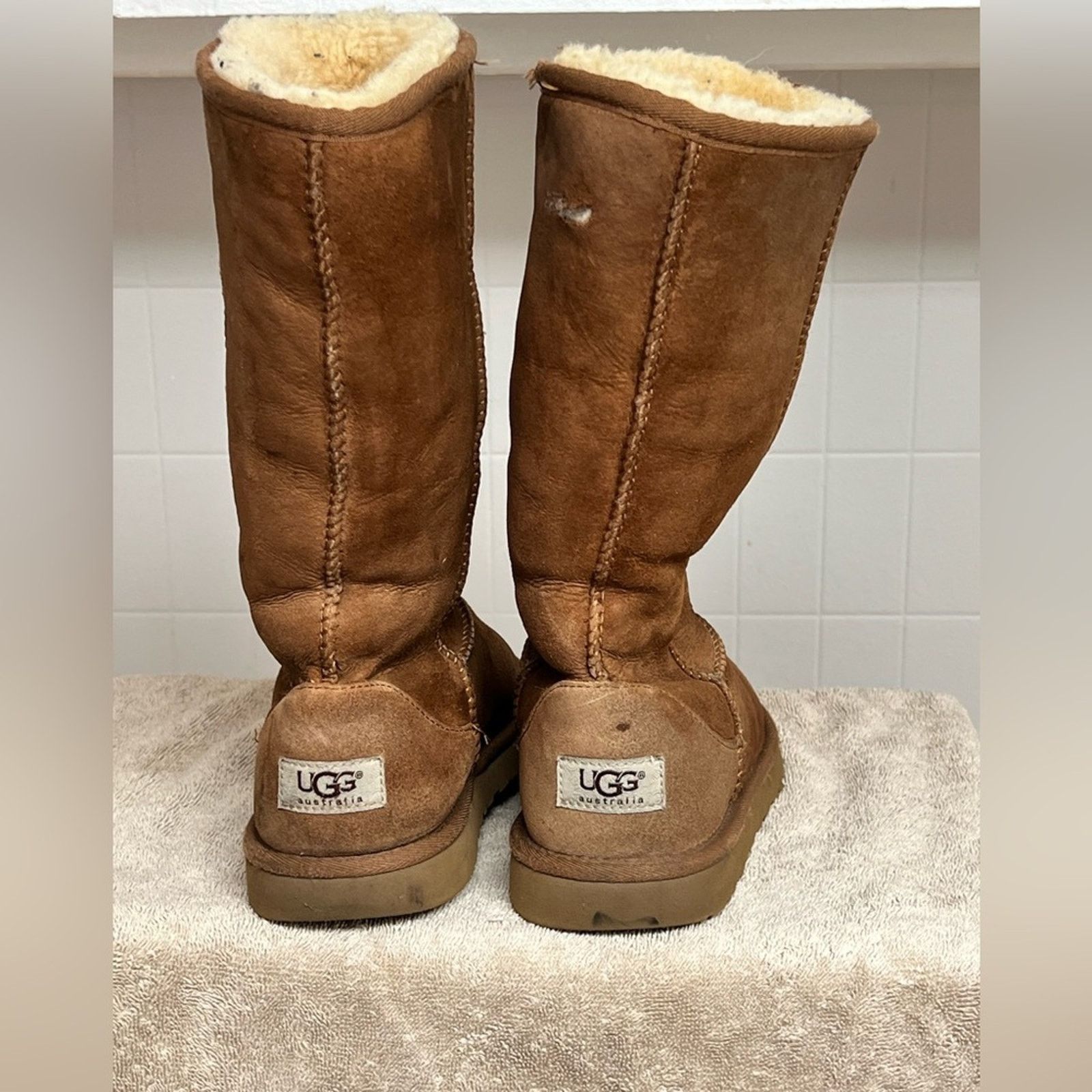 Ugg WOMENS UGG CLASSIC TALL BROWN SUEDE BOOTS SIZE 6 NICE Size US 6 / IT 36 - 4 Thumbnail