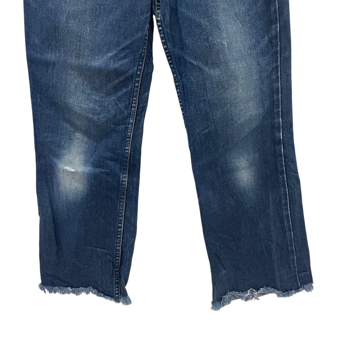 Levi's Vintage Levis Distressed Denim Size US 26 / EU 42 - 2 Thumbnail