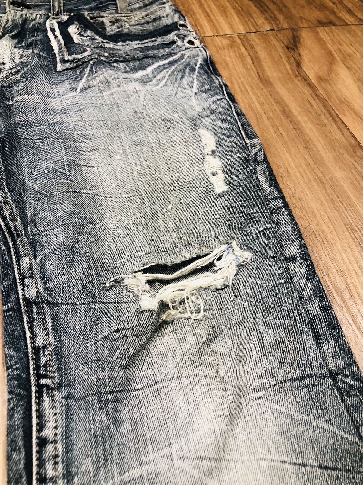 Other Blow By Blue Distress Bootcut Jeans (34) Size US 31 - 8 Thumbnail