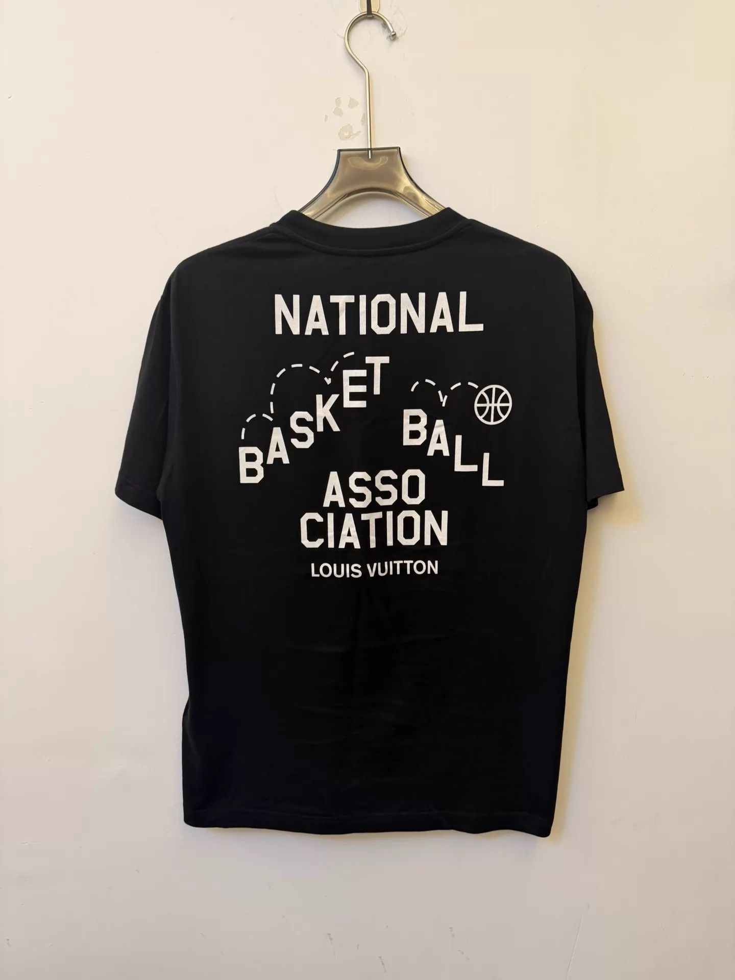Louis Vuitton LV x NBA Logo Crewneck T-Shirt Black L Size L / US 10 / IT 46 - 3 Thumbnail