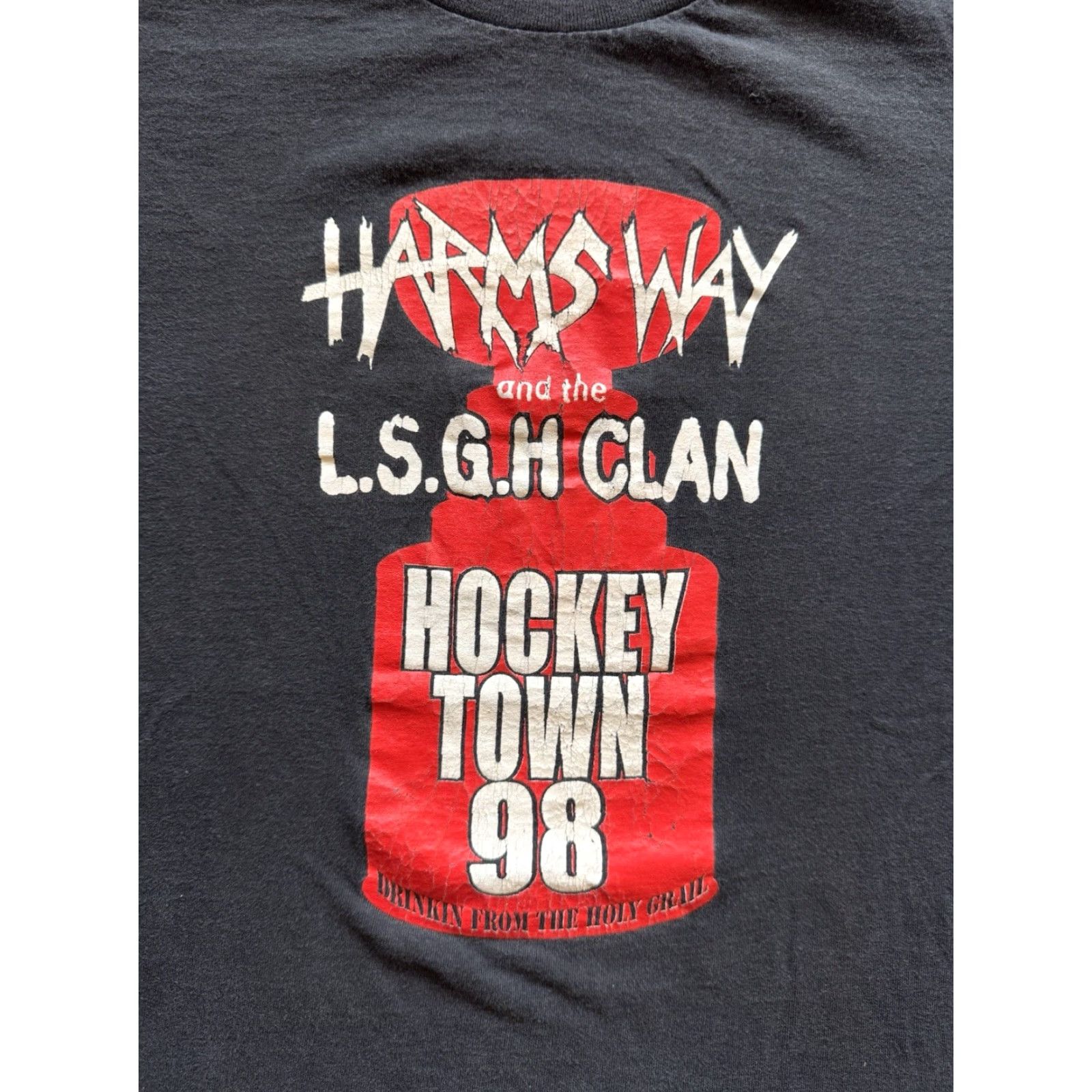 Gildan VINTAGE 1998 Harms Way And The LSGH Clan Hockey Town XL Gildan T-Shirt Mens Black 90s Band Metal Sports Graphic Print Size US XL / EU 56 / 4 - 2 Thumbnail