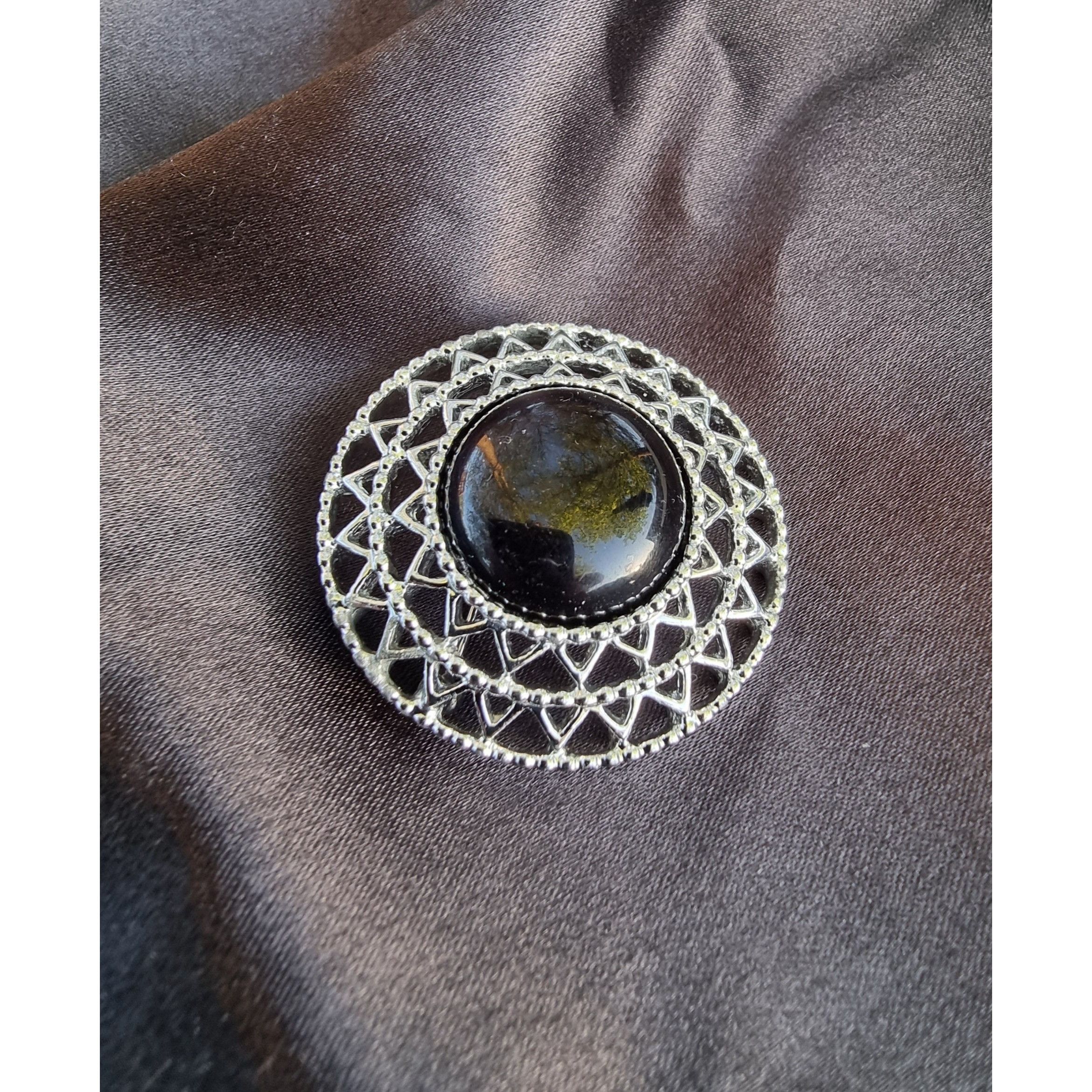 Vintage Vintage SARAH COVENTRY Signed Round Brooch Pin Black And Sil Size ONE SIZE - 2 Thumbnail