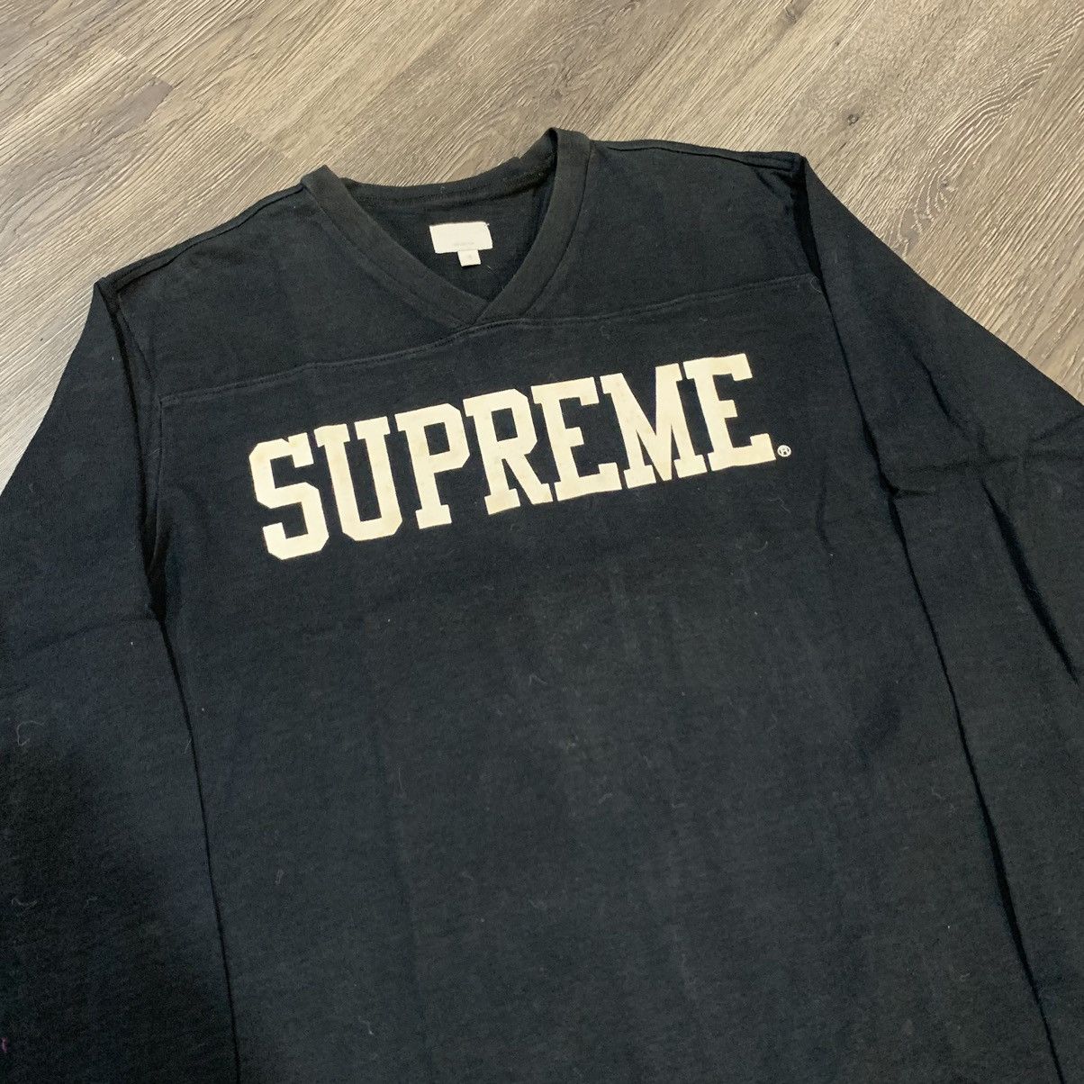 Supreme Supreme V Neck Football Longsleeve tee Size US S / EU 44-46 / 1 - 3 Thumbnail