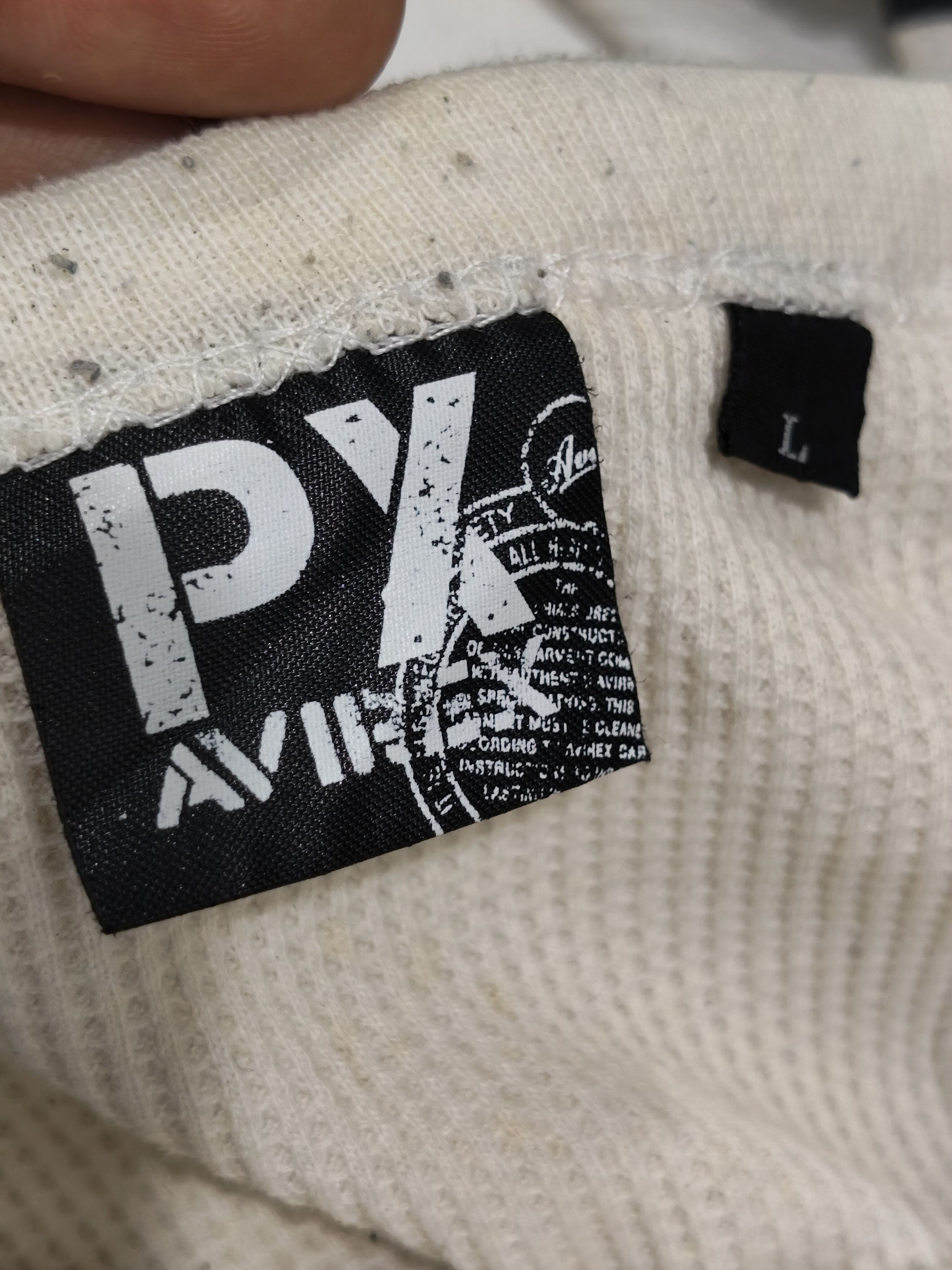 Avirex vintage white Avirex military box logo Size US L / EU 52-54 / 3 - 4 Thumbnail