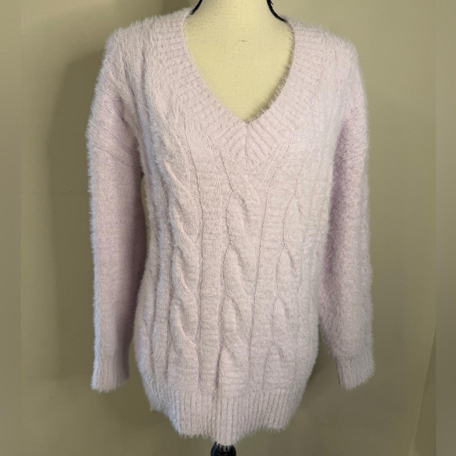 Lucky Brand Lucky Brand lavender cable knit sweater FLAWED hole SZ M Size M / US 6-8 / IT 42-44 - 1 Thumbnail