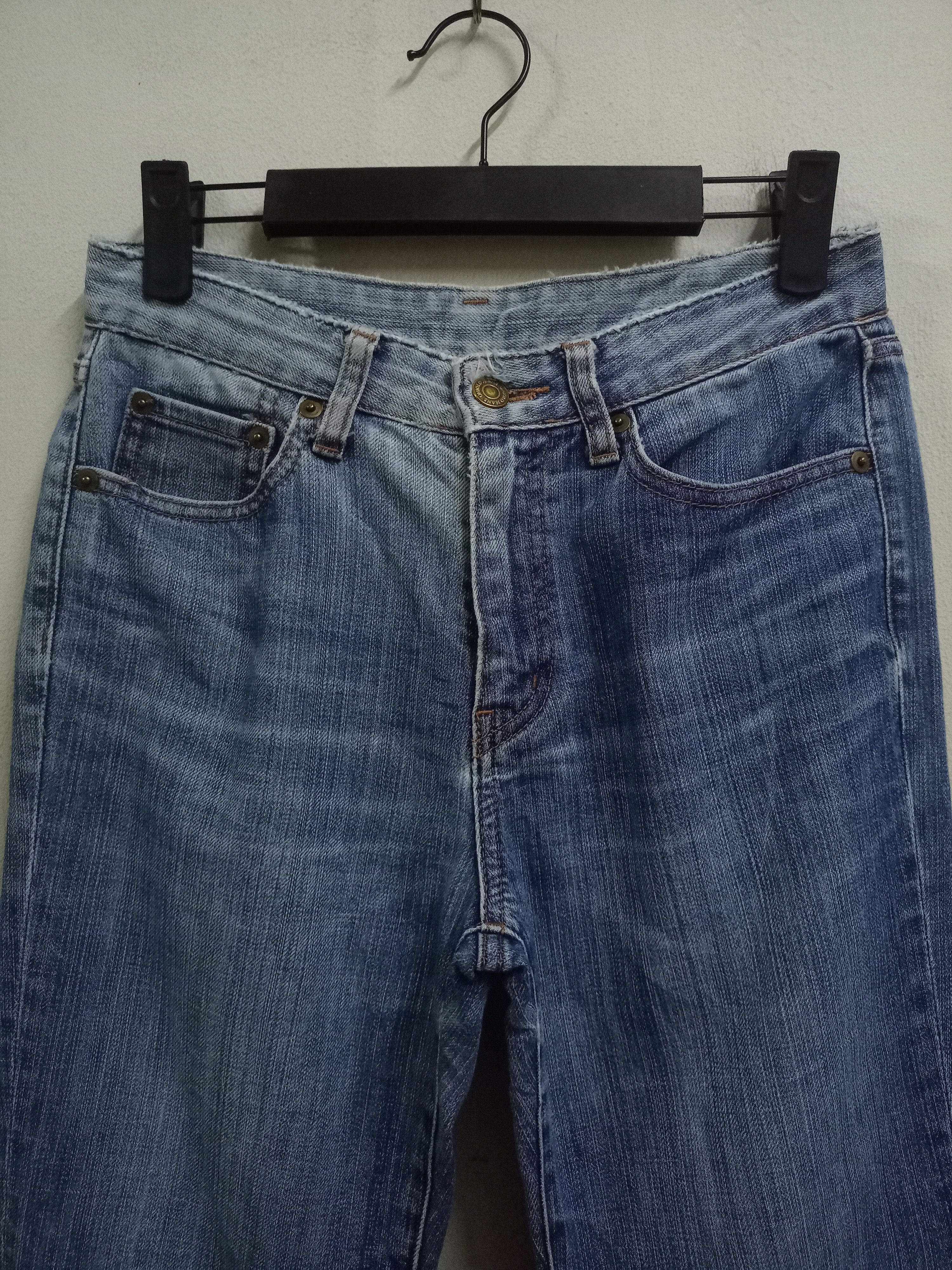 Japanese Brand × Uniqlo Vintage Japanese Uniqlo Blue Wash Flare Jeans Size US 26 / EU 42 - 4 Thumbnail