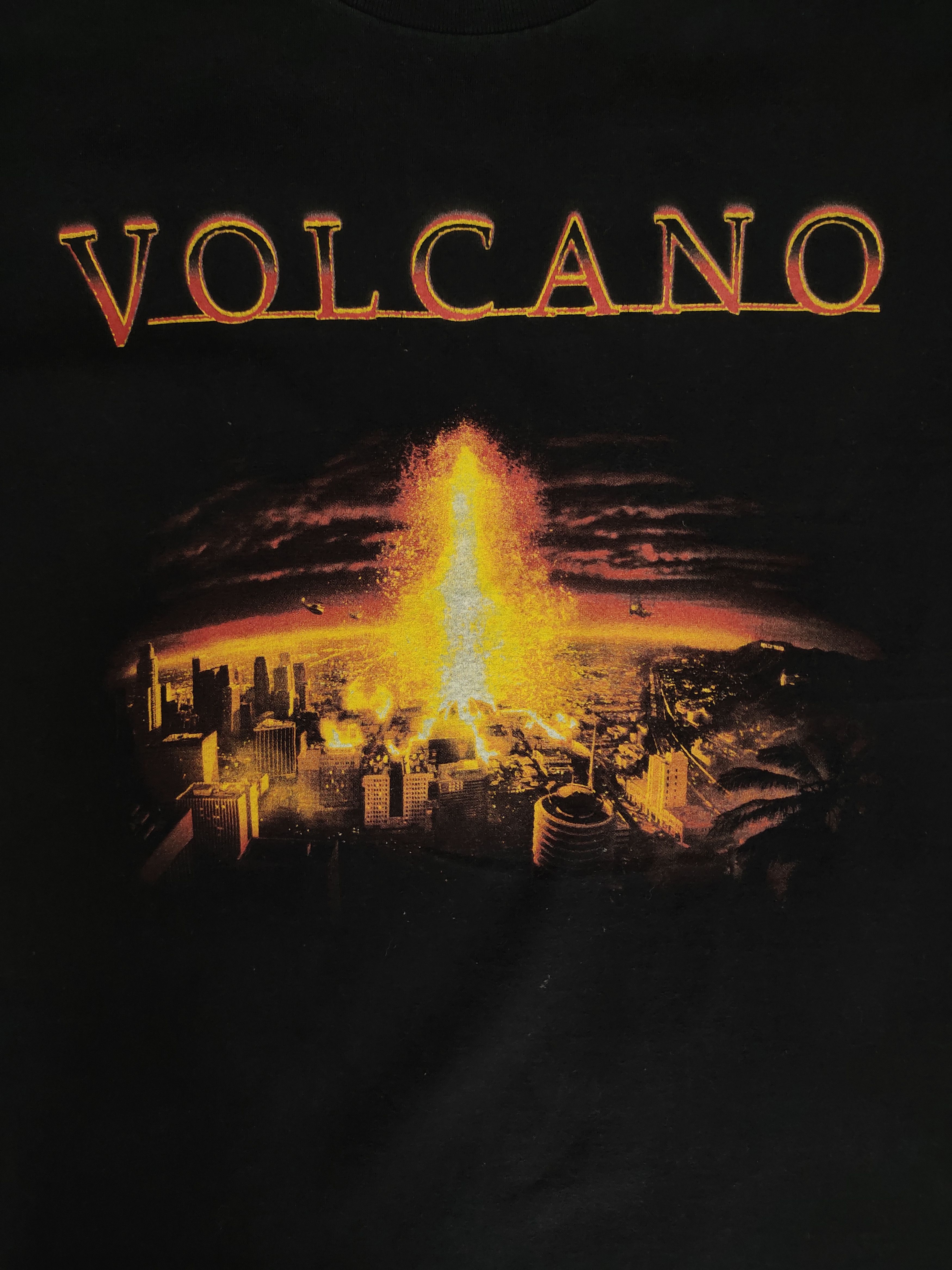 Vintage Vintage 1997 Volcano Movie T-Shirt Mick Jackson Size US L / EU 52-54 / 3 - 2 Thumbnail